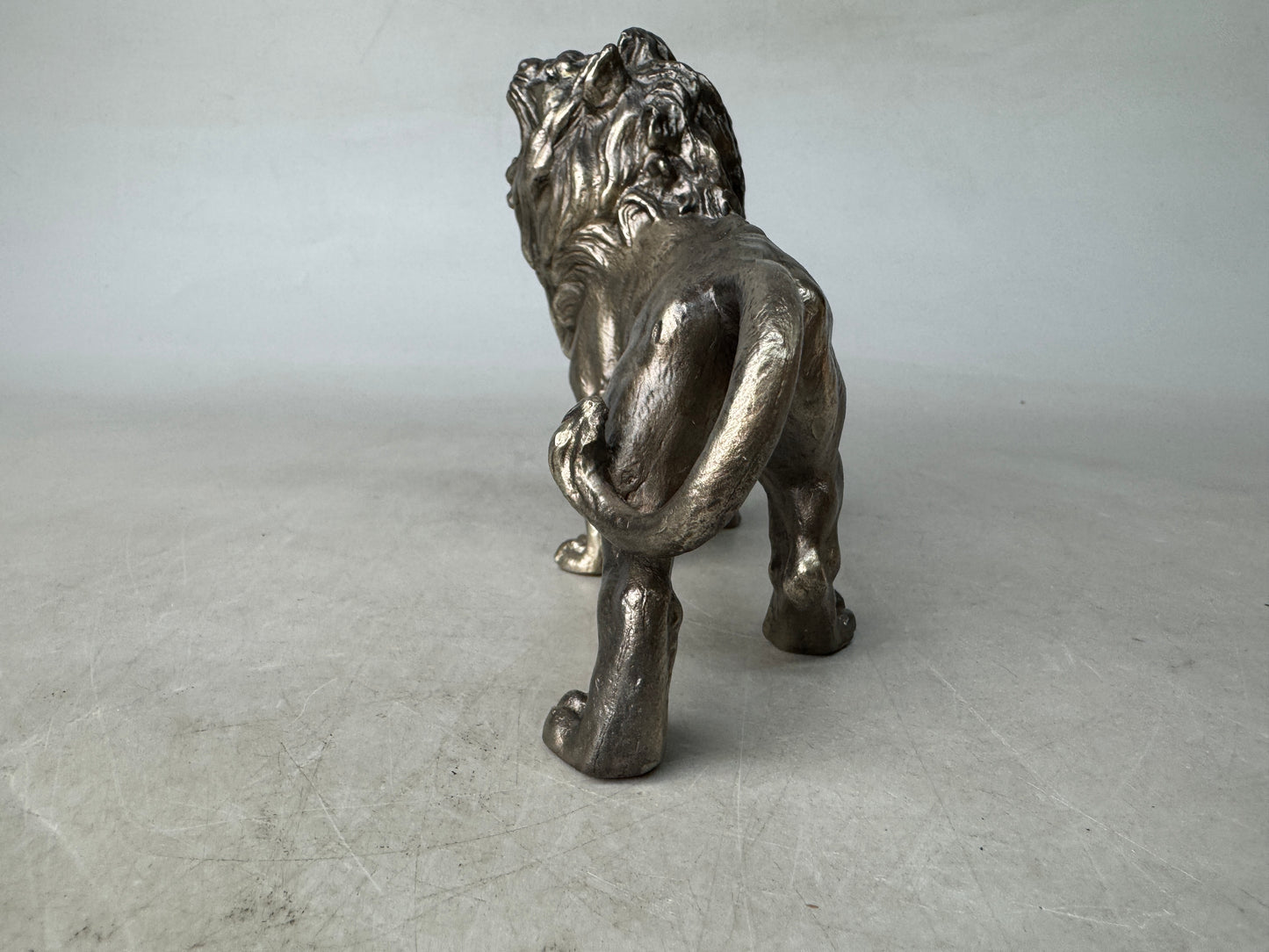 Y8874 OKIMONO metal Lion figurine signed box Japan antique interior figure