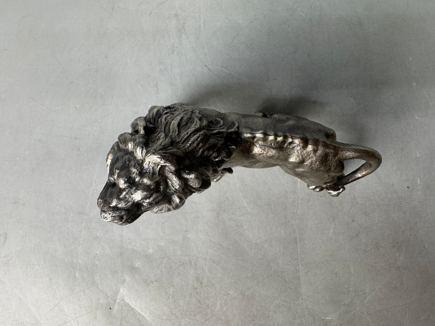Y8874 OKIMONO metal Lion figurine signed box Japan antique interior figure