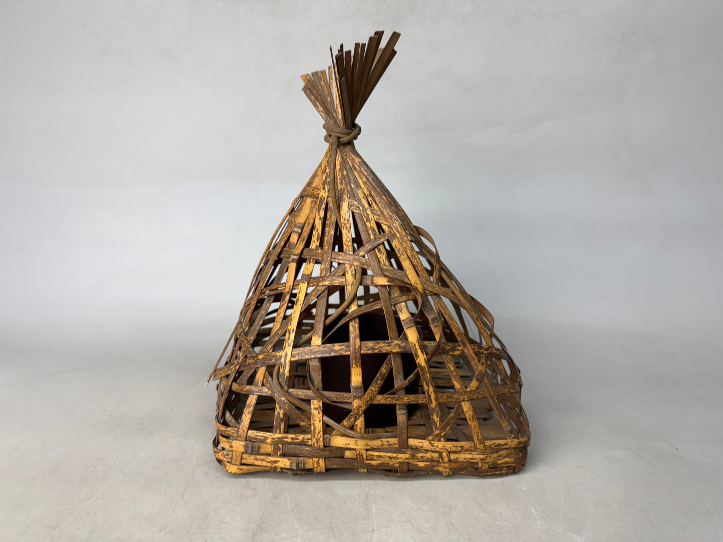 Y8876 Bamboo Woven Basket Flower vase Japan antique ikebana arrangement interior