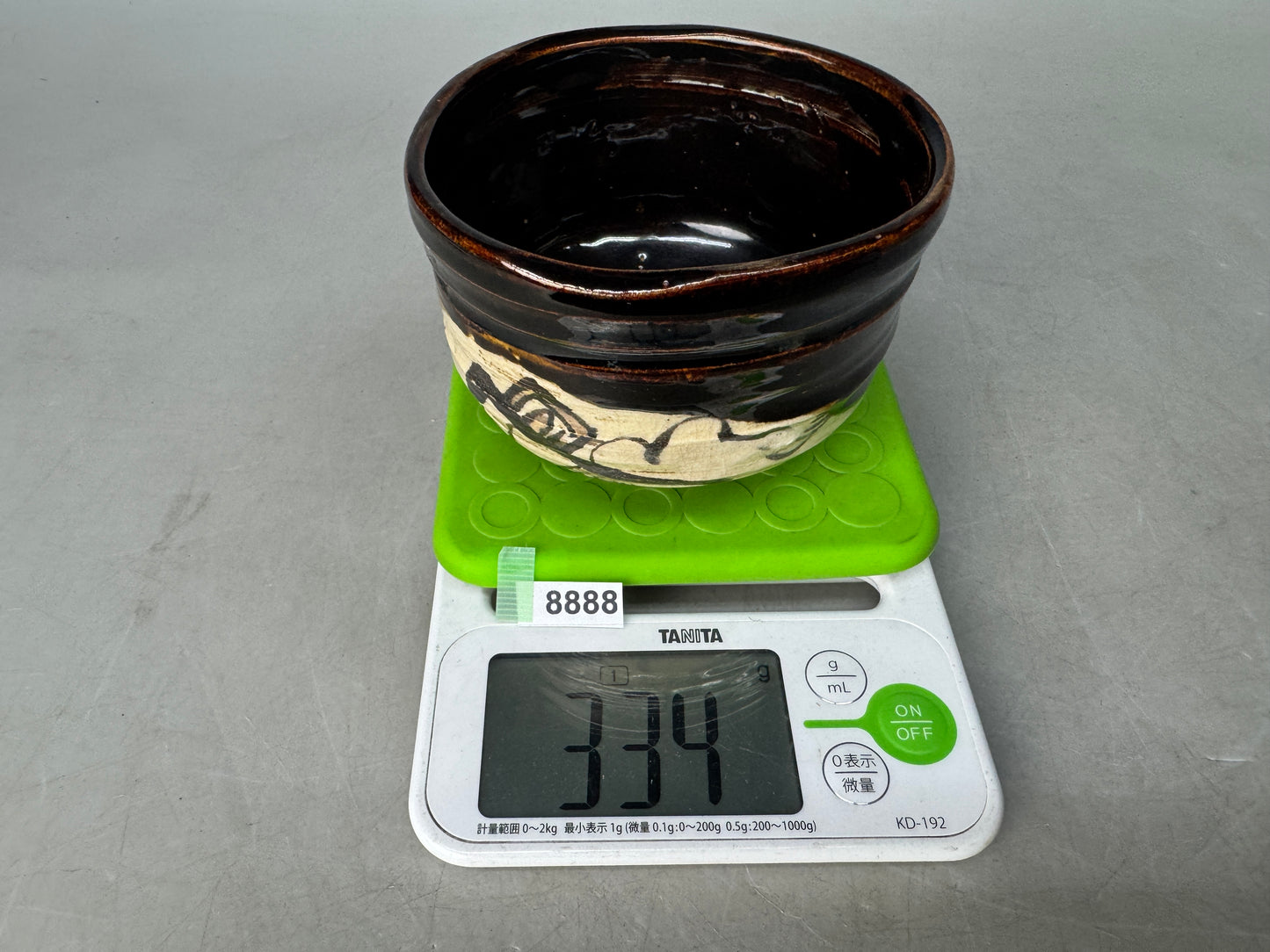 Y8888 CHAWAN Kuro Oribe bowl signed Japan antique tea ceremony teacup pottery