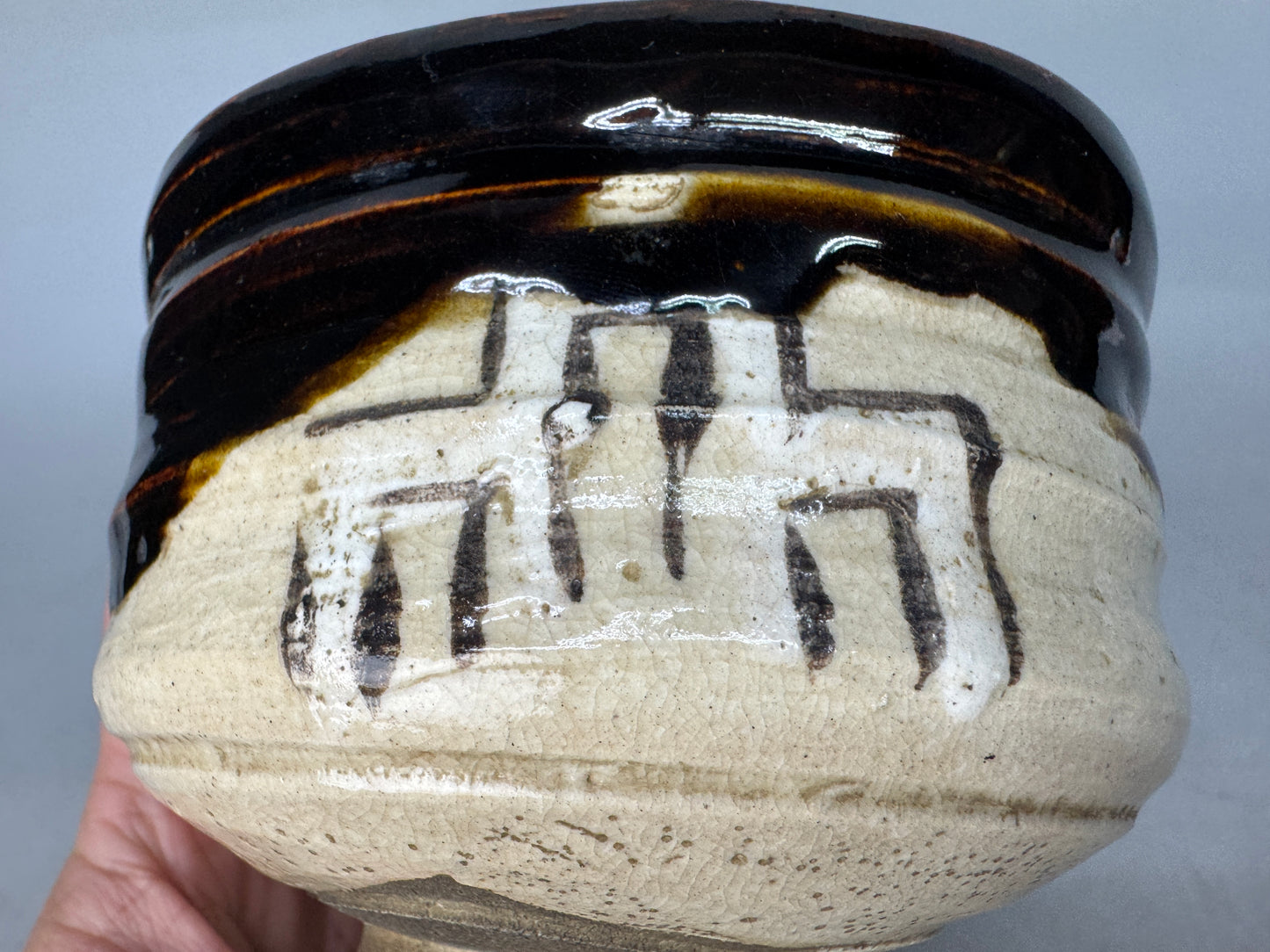 Y8888 CHAWAN Kuro Oribe bowl signed Japan antique tea ceremony teacup pottery