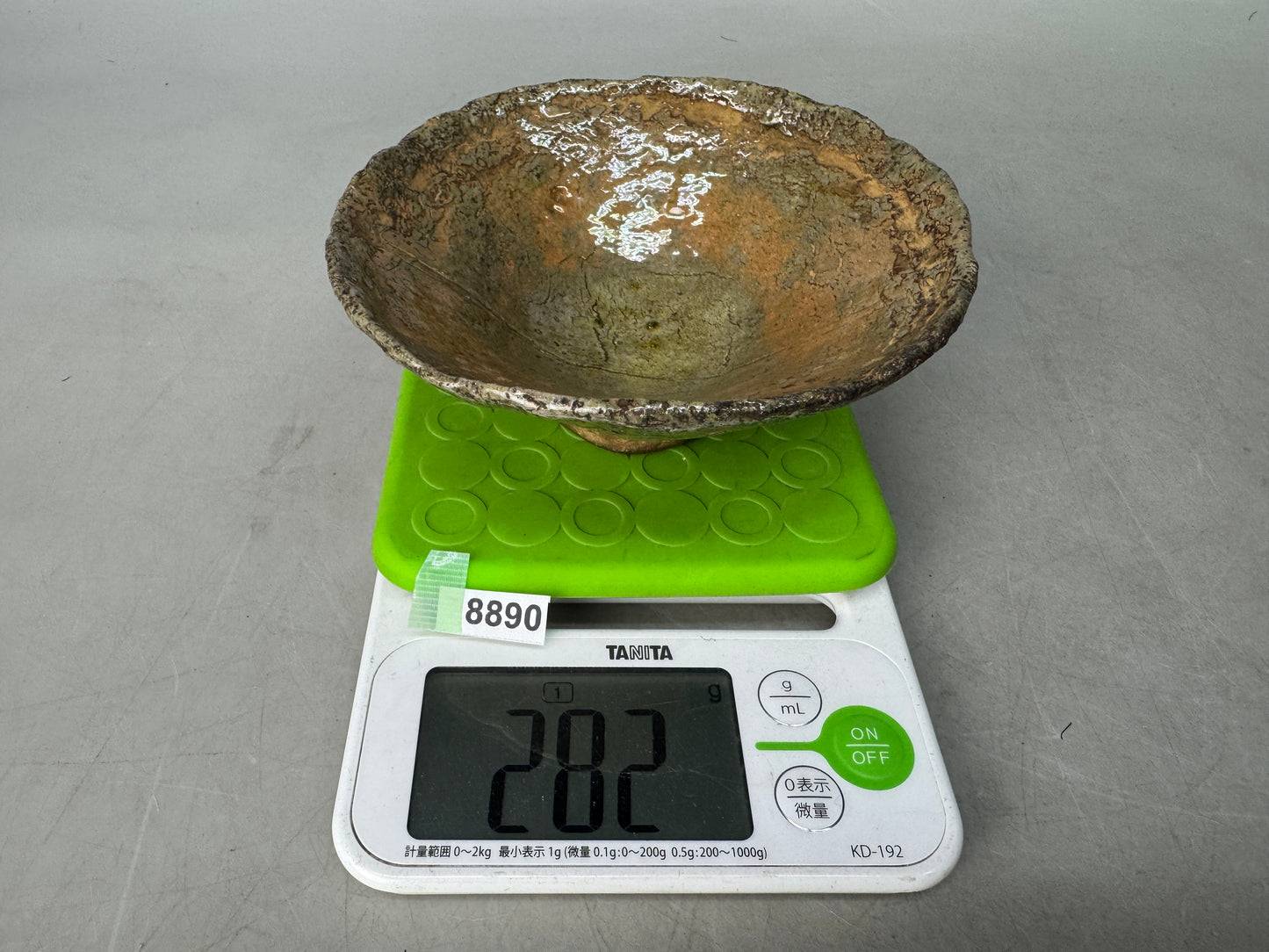 Y8890 CHAWAN Raku-ware red flat bowl signed Japan antique tea ceremony pottery