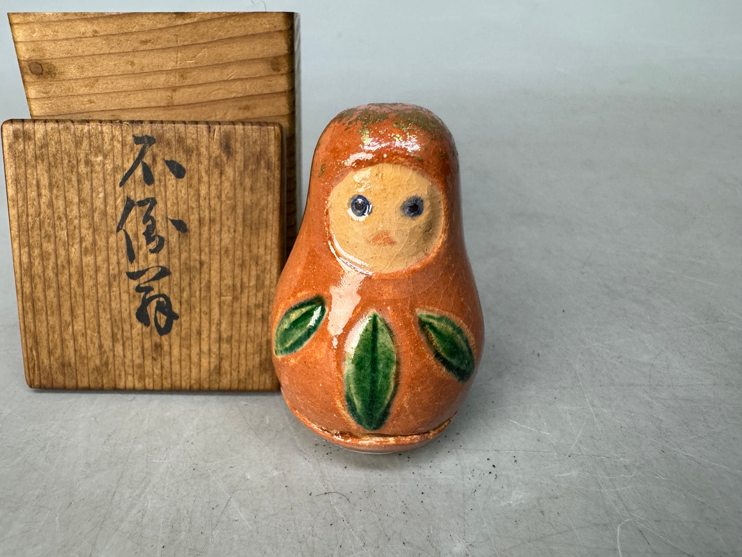 Y8901 BOX Raku-ware Daruma signed box kintsugi Japan antique incense case aroma
