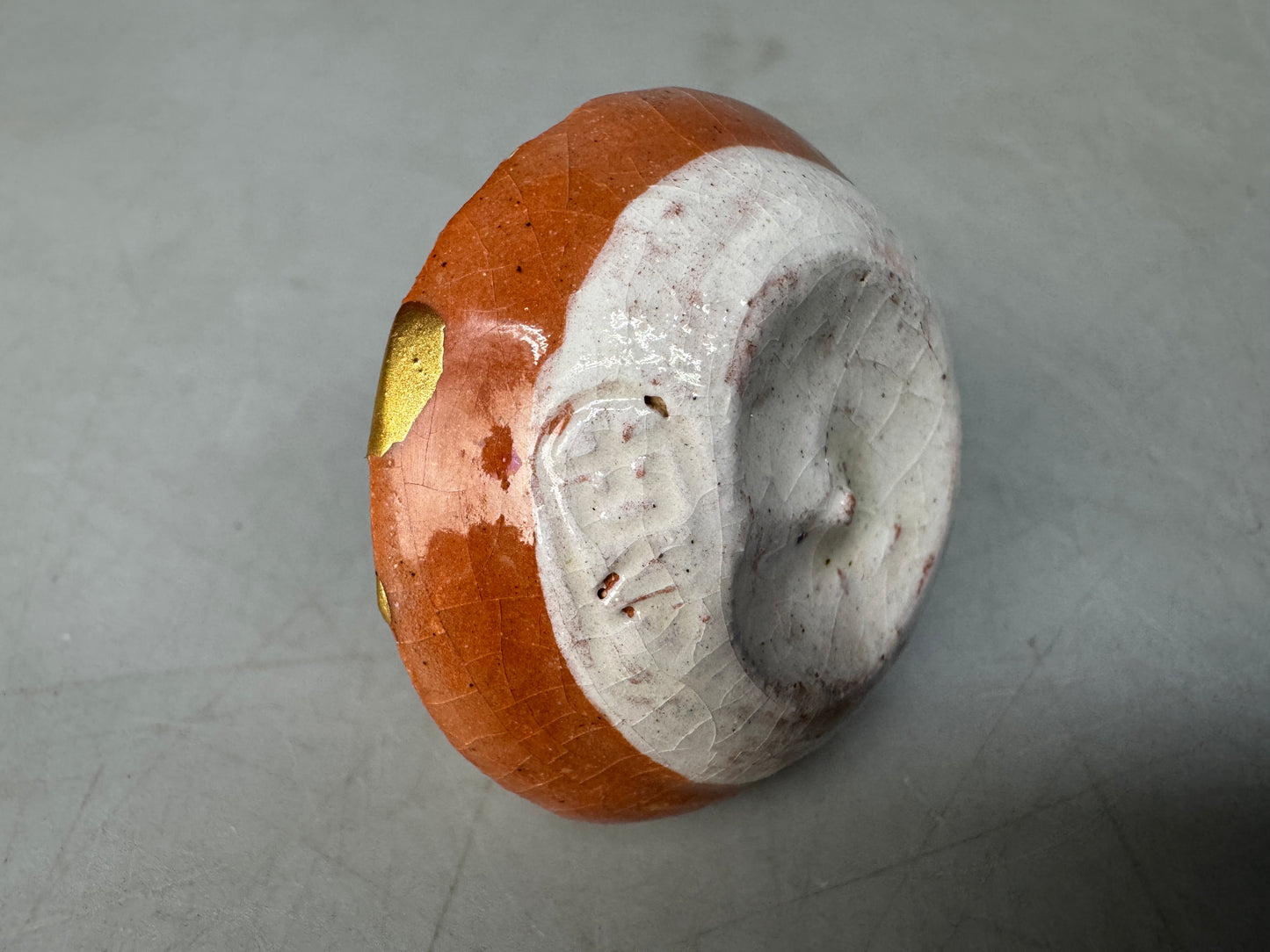 Y8901 BOX Raku-ware Daruma signed box kintsugi Japan antique incense case aroma