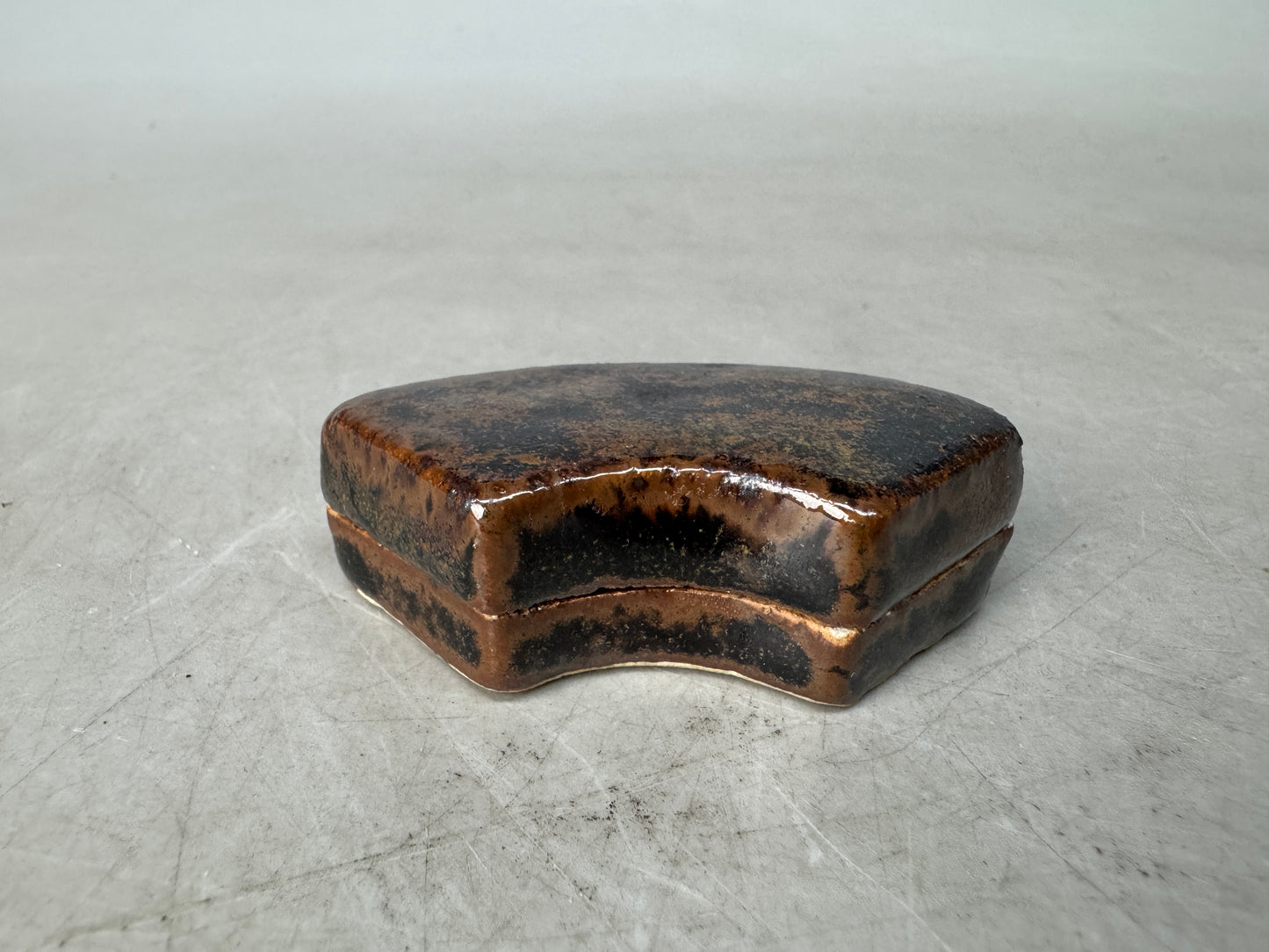 Y8902 BOX Seto-ware signed box Japan antique incense holder case fragrance aroma