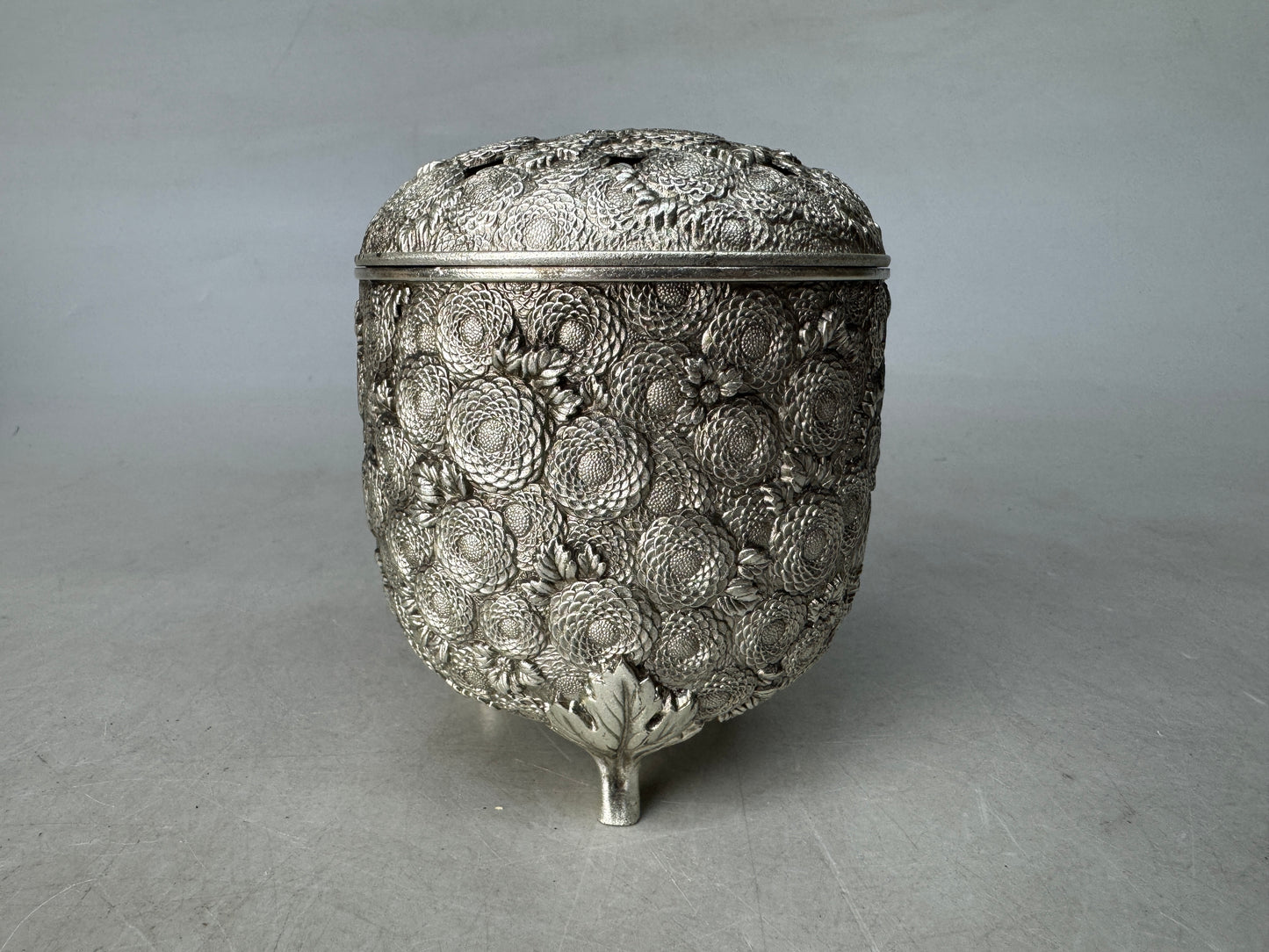 Y8906 KOURO metal signed box Japan antique fragrance incense burner aromatherapy