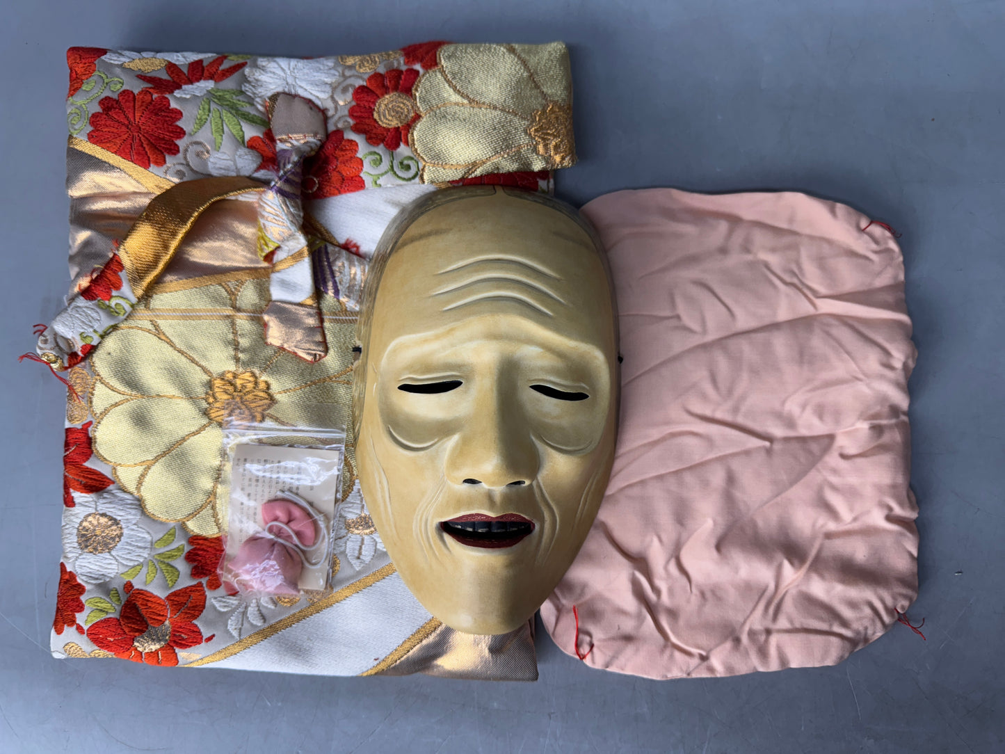 Y8912 NOH MASK wood carving Uba signed Japan antique omen men dance drama