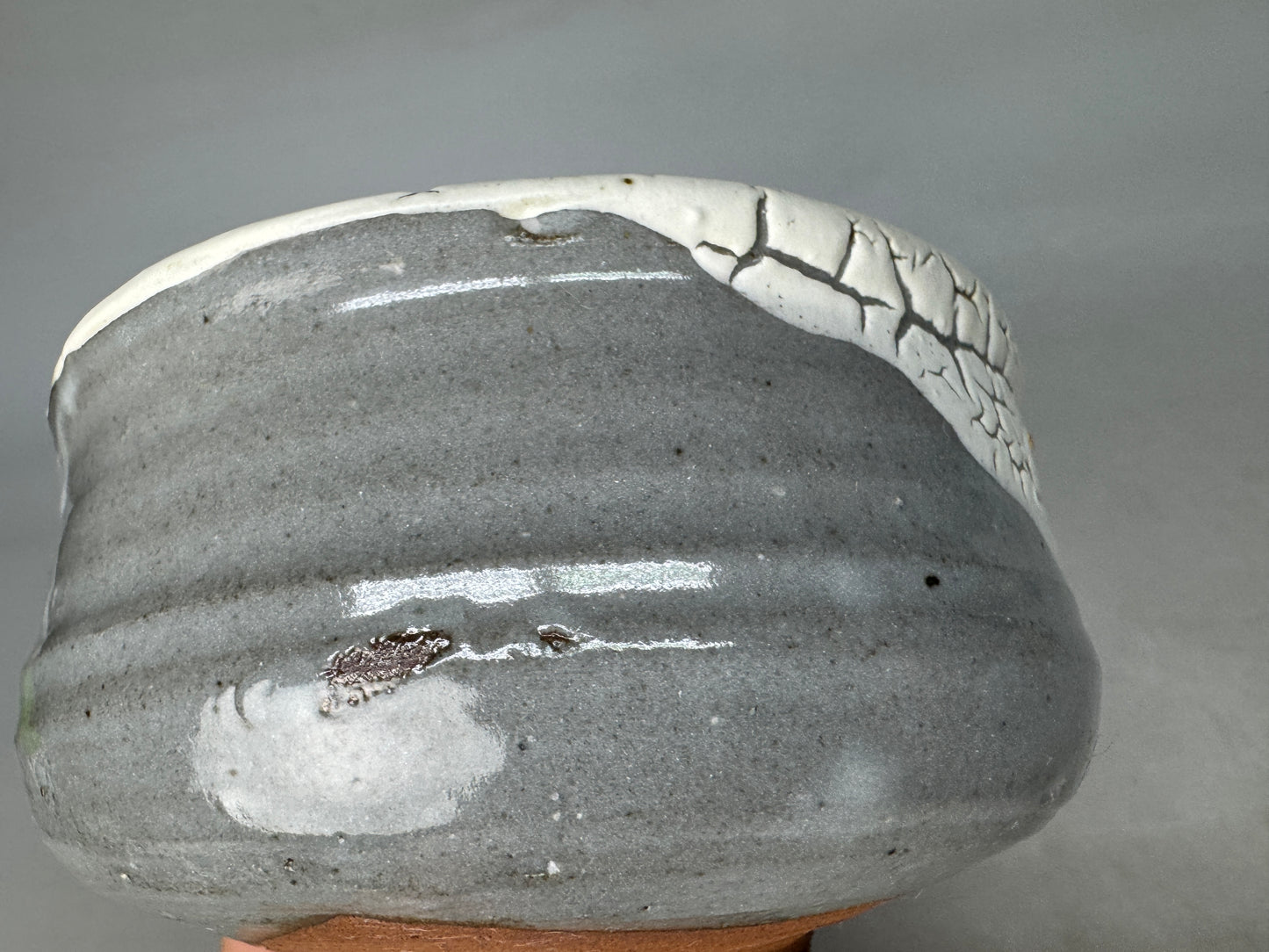 Y8918 CHAWAN Shino-ware bowl signed box Japan antique tea ceremony cup pottery