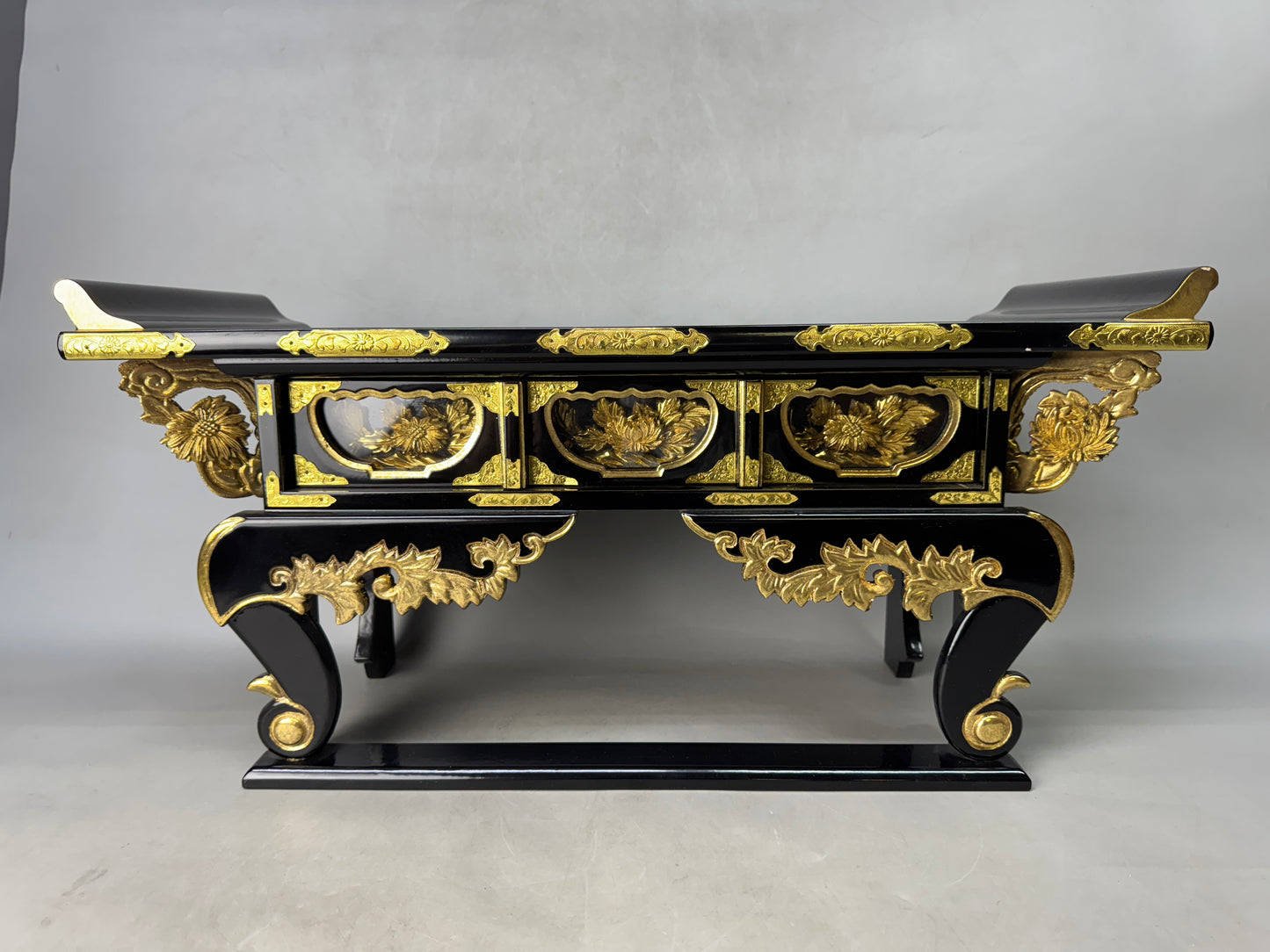 Y8923 Buddhist Altar Equipment Sutra desk black lacquer gold leaf Japan antique
