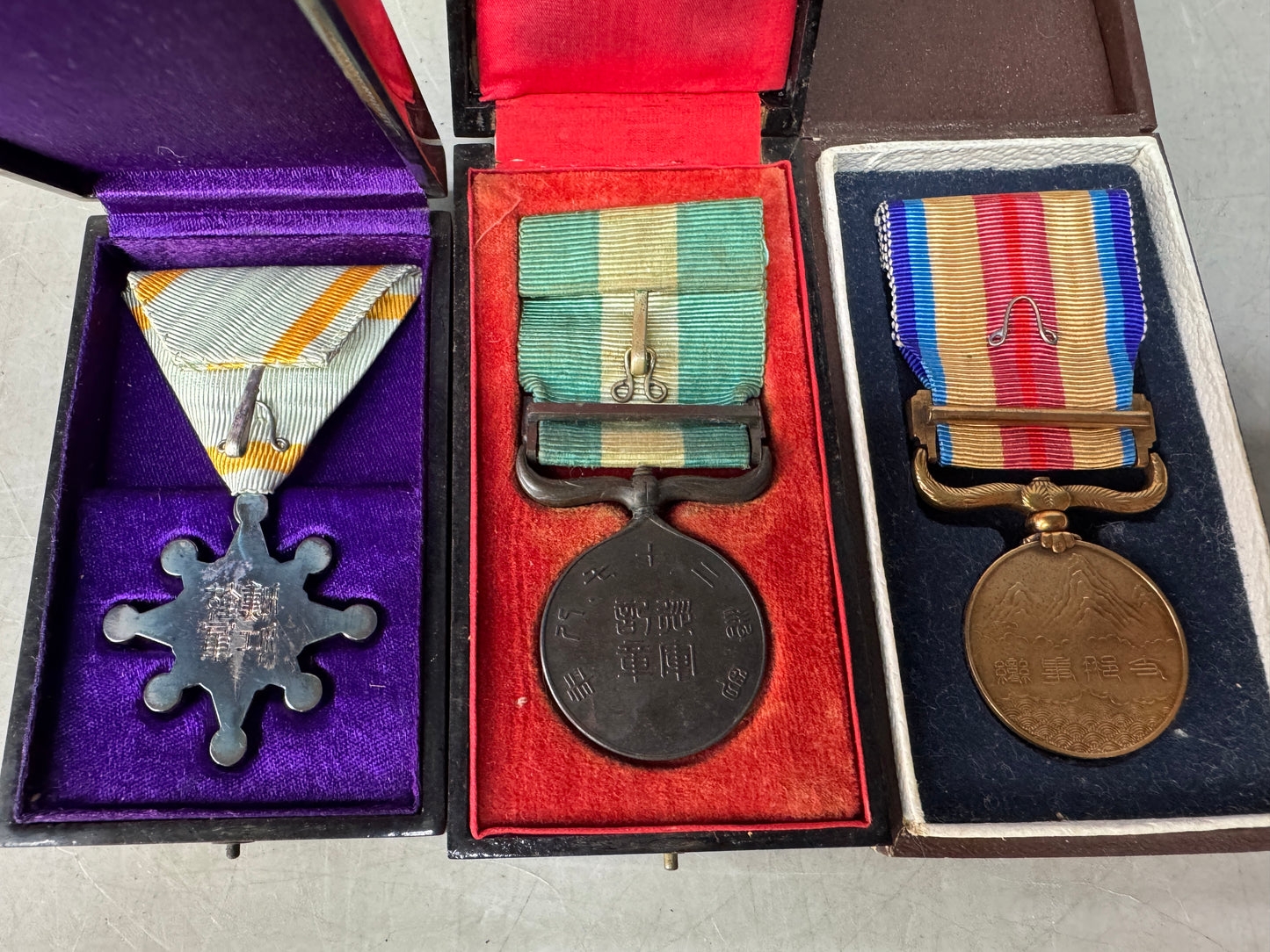 Y8928 KUNSHO Japanese military medal set of 5 Imperial Japan Army WW2 vintage