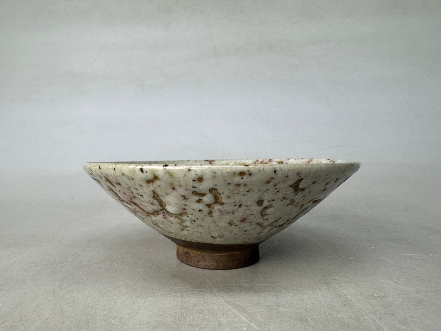 Y8954 CHAWAN Mino-ware flat bowl signed Japan antique tea ceremony cup pottery