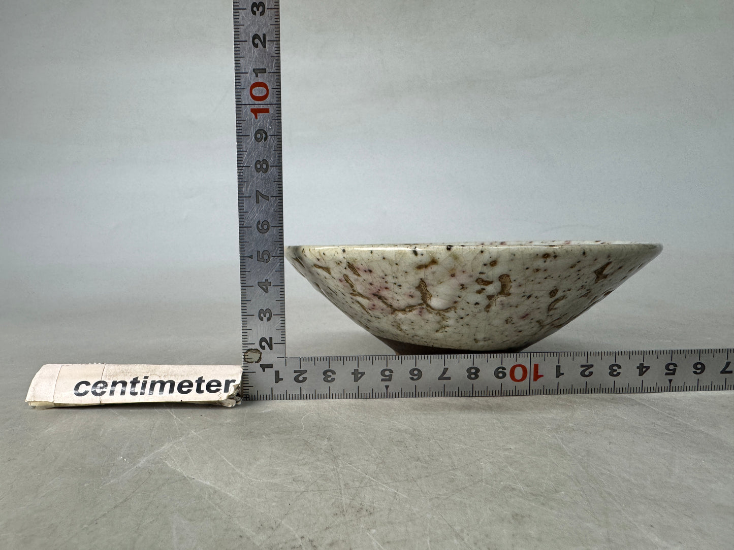 Y8954 CHAWAN Mino-ware flat bowl signed Japan antique tea ceremony cup pottery