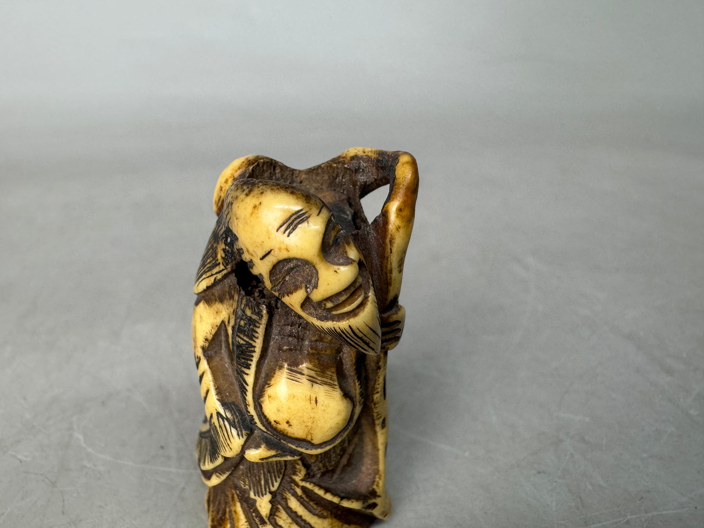 Y8970 NETSUKE Hermit deer antlers Japan antique kimono accessory fashion figure