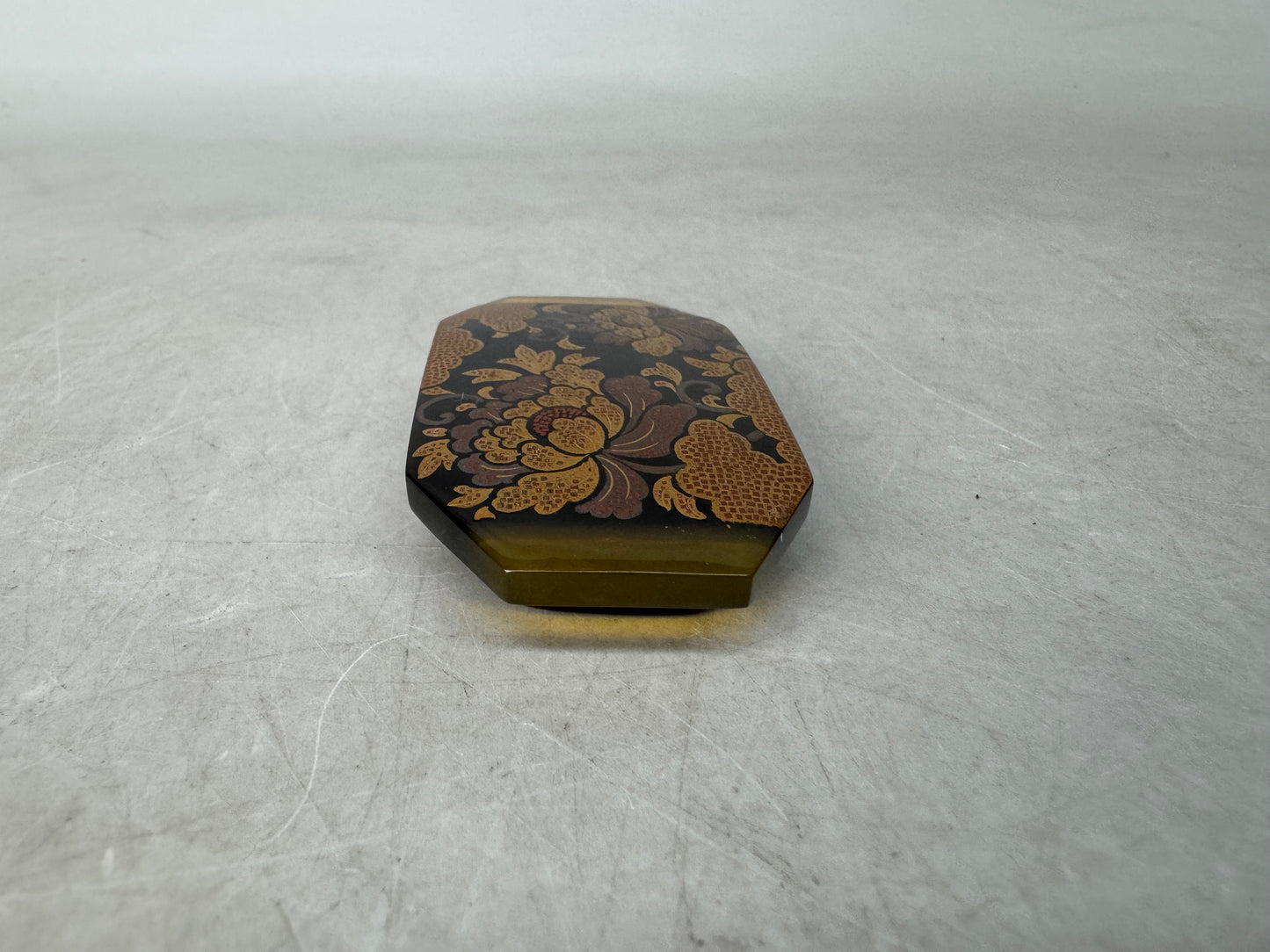 Y8971 OBIDOME Makie sash clip brooch signed Raden Japan antique kimono accessory