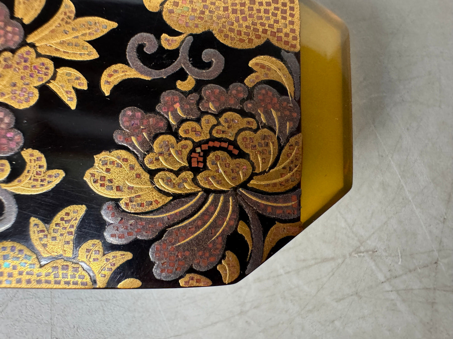 Y8971 OBIDOME Makie sash clip brooch signed Raden Japan antique kimono accessory