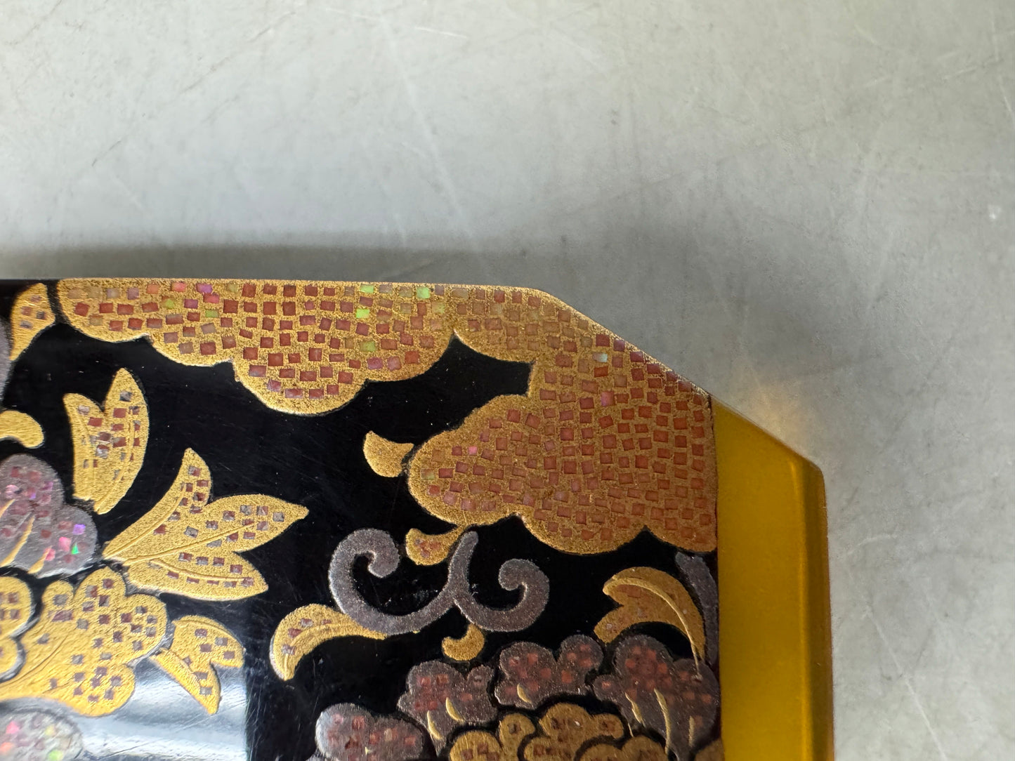 Y8971 OBIDOME Makie sash clip brooch signed Raden Japan antique kimono accessory