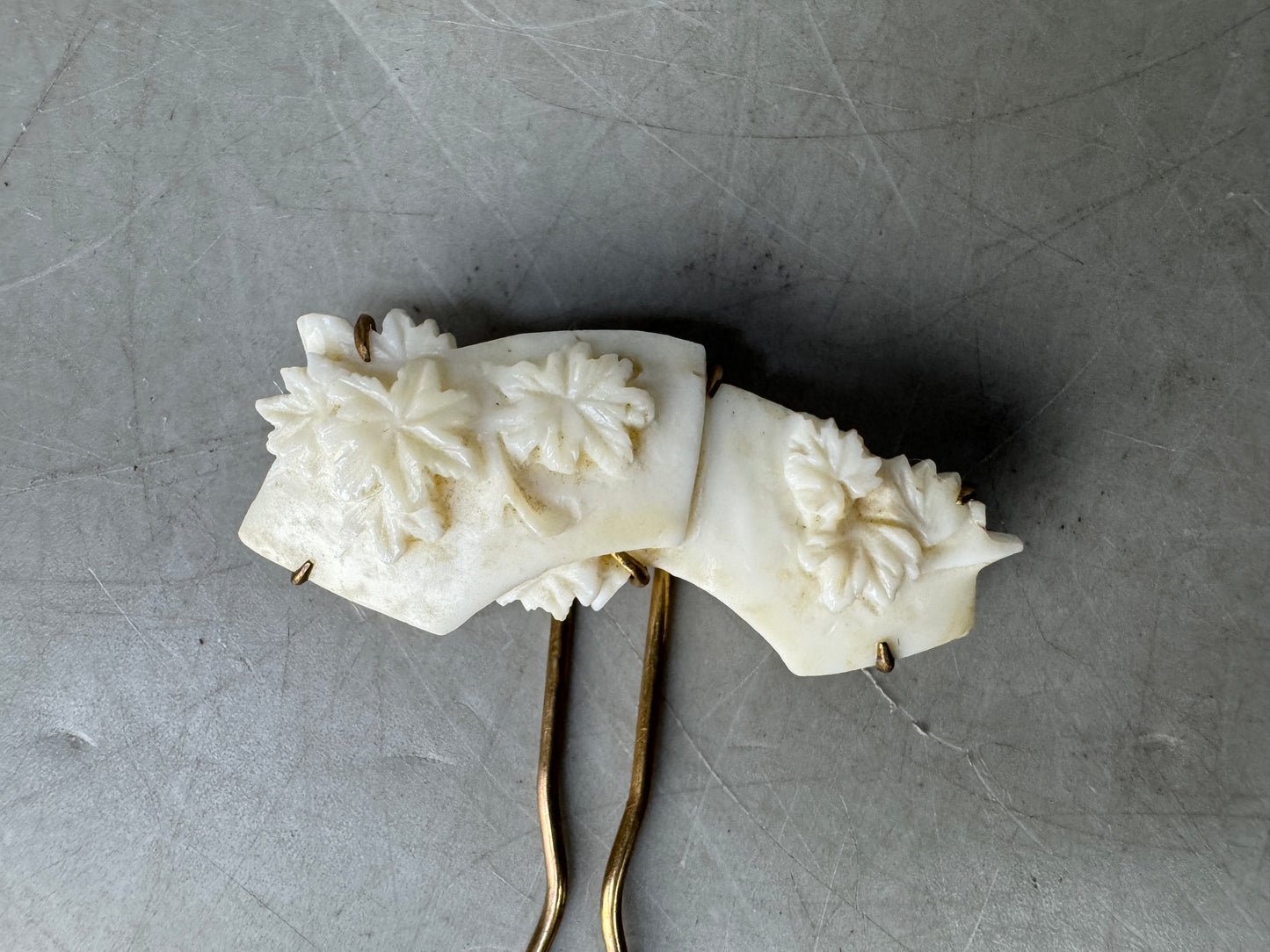 Y8974 KANZASHI White coral hair pin stick engraving Japan antique kimono fashion