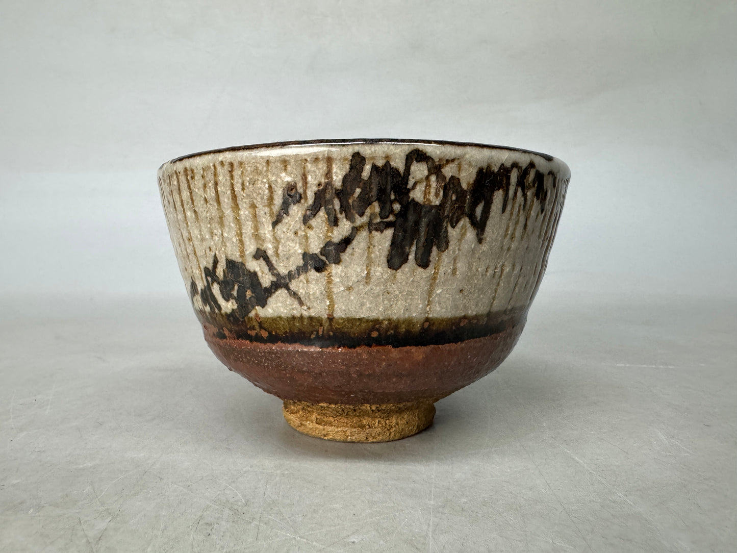 Y8984 CHAWAN Karatsu-ware bowl signed Japan antique tea ceremony cup pottery