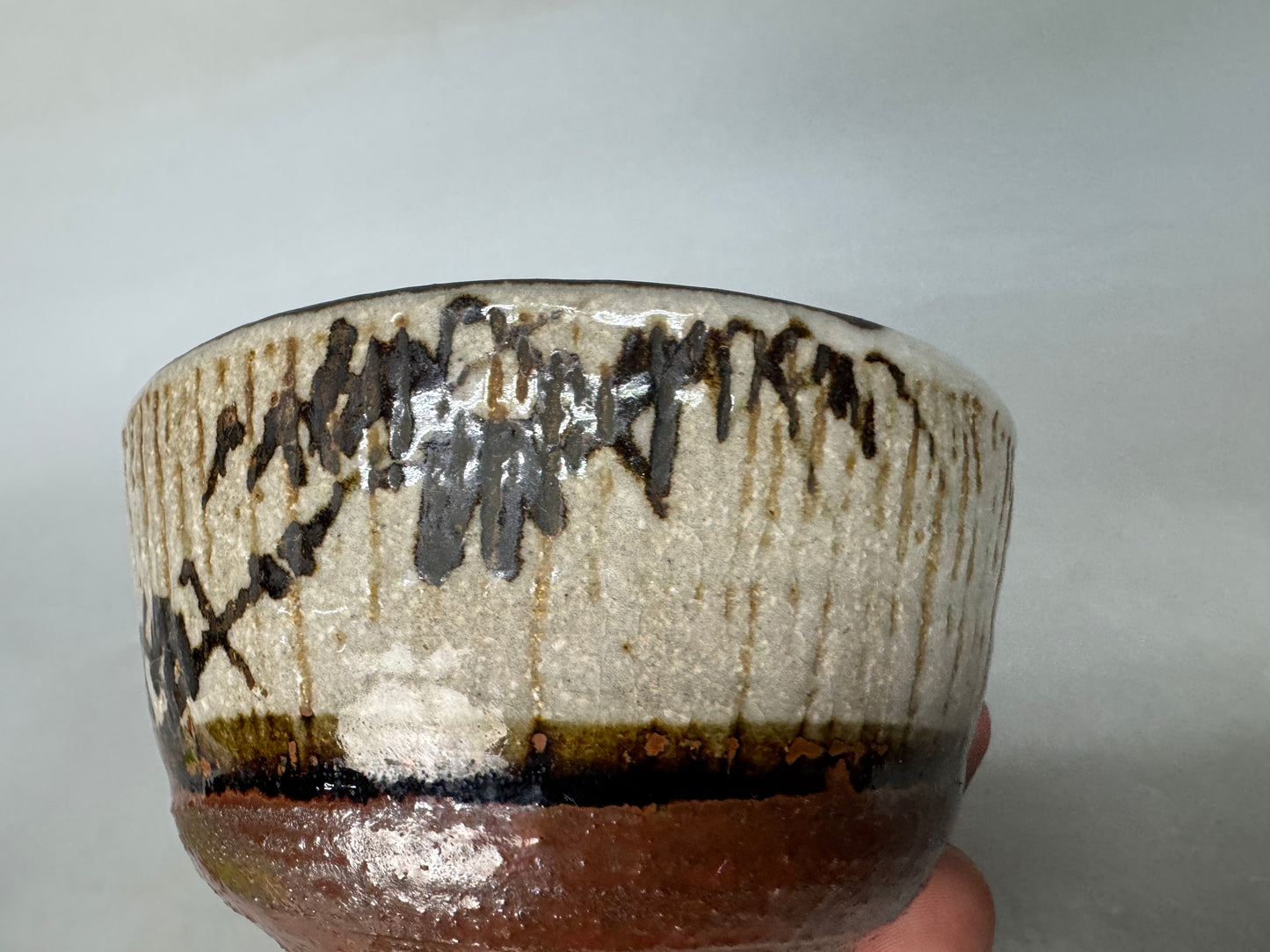 Y8984 CHAWAN Karatsu-ware bowl signed Japan antique tea ceremony cup pottery
