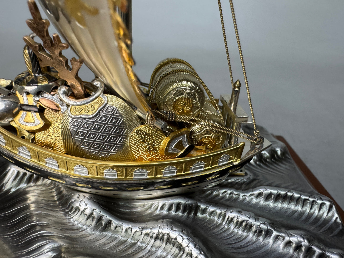 Y9006 OKIMONO Silver Treasure ship glass case box Japan antique interior figure