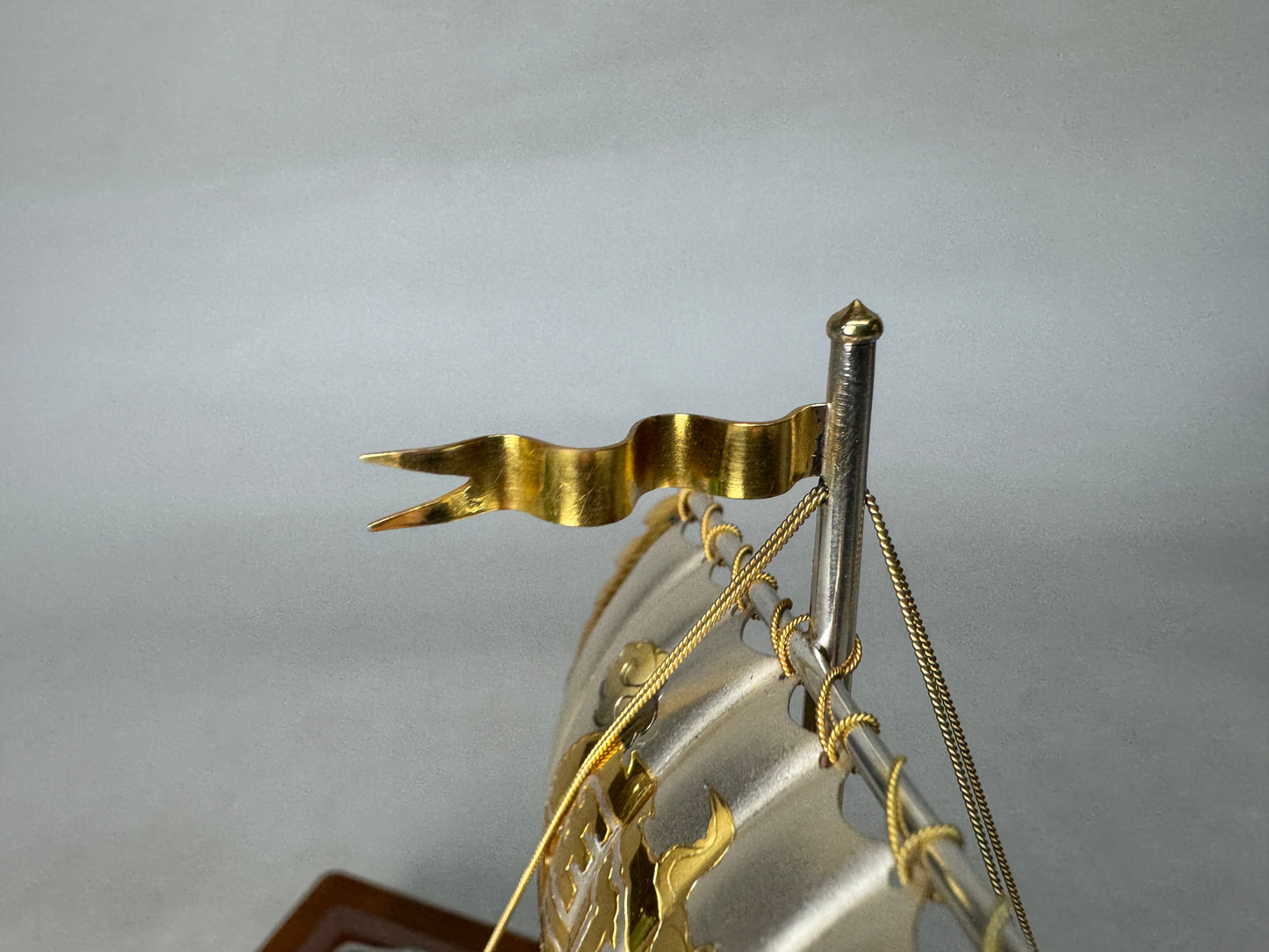 Y9006 OKIMONO Silver Treasure ship glass case box Japan antique interior figure