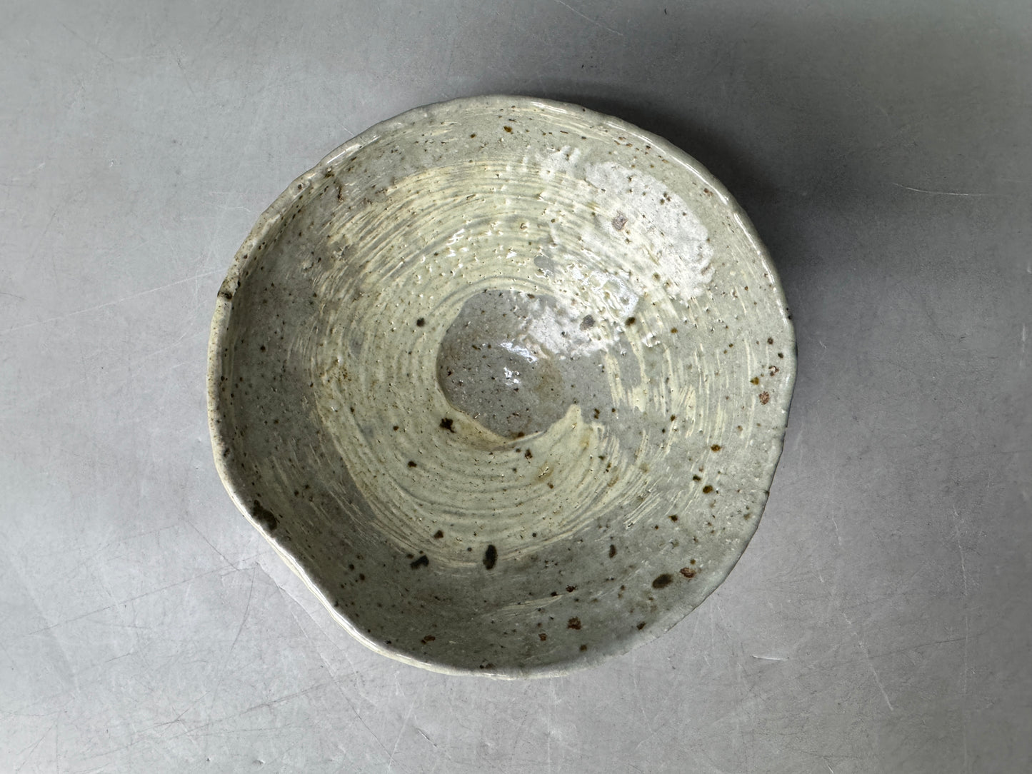 Y9011 CHAWAN Hakeme brushmark flat bowl Japan antique tea ceremony cup pottery