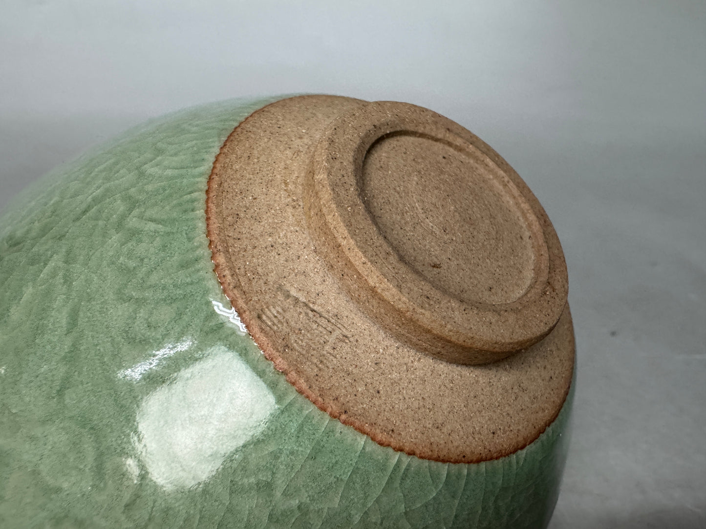 Y9012 CHAWAN Celadon Tenmoku bowl signed semi-relief Japan antique tea ceremony
