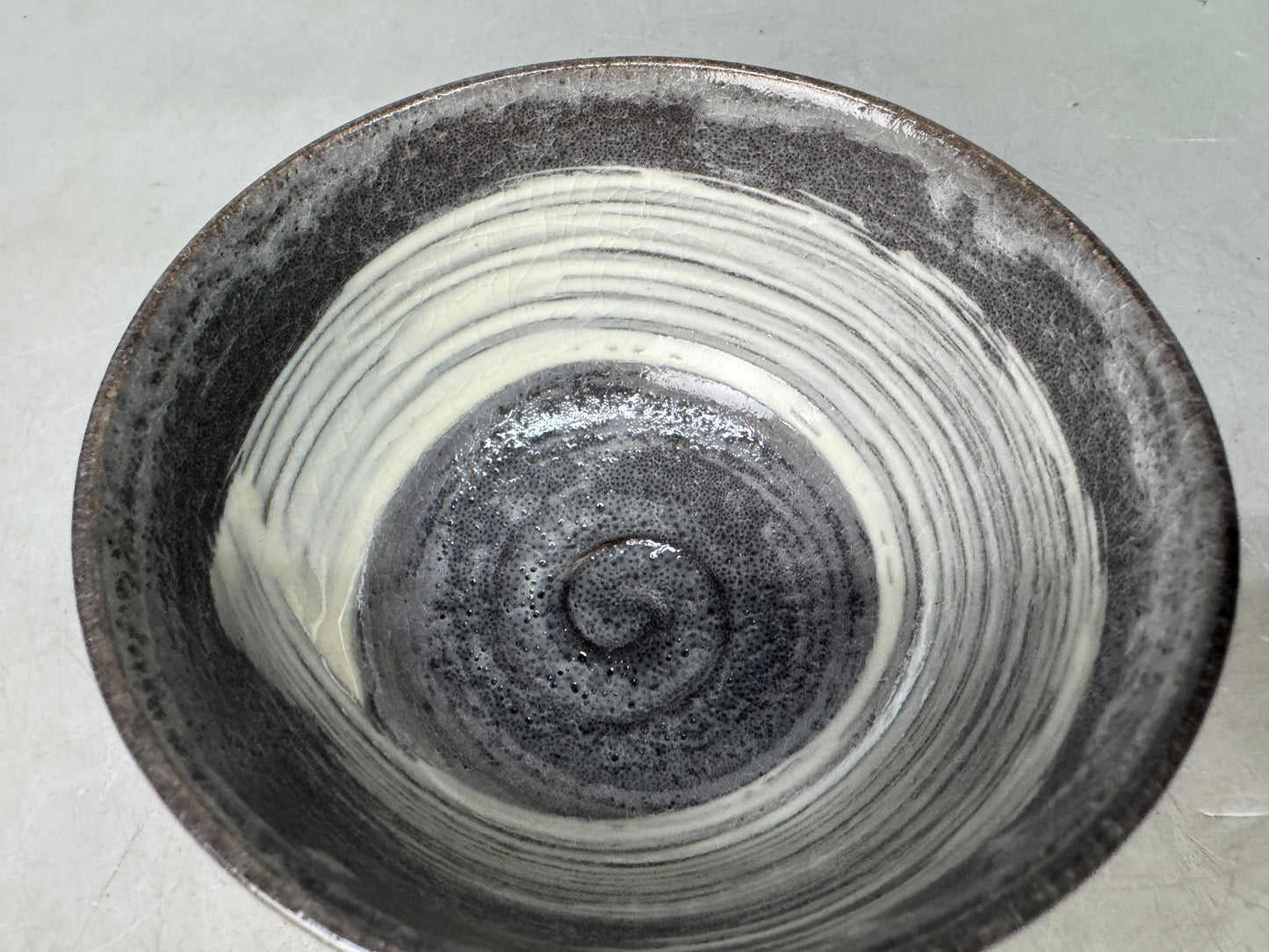 Y9013 CHAWAN Seto-ware hakeme brushmark bowl signed Japan antique tea ceremony