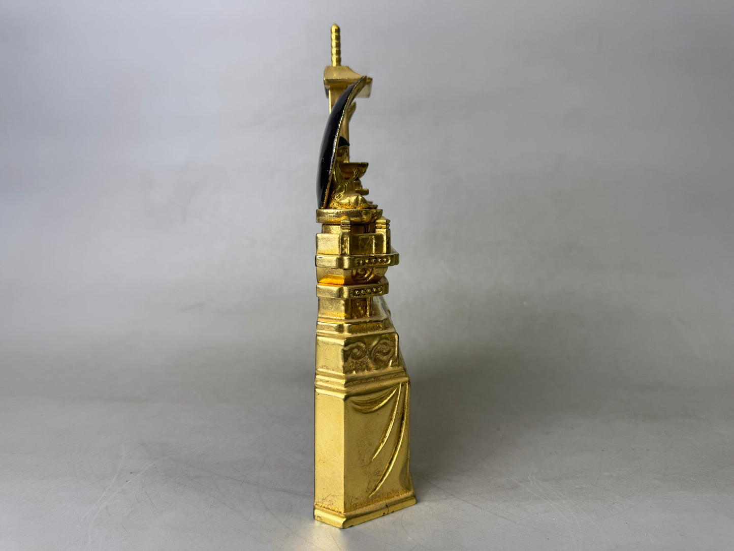 Y9017 OKIMONO Buddhist figurine Nichiren sect gold leaf Japan antique interior