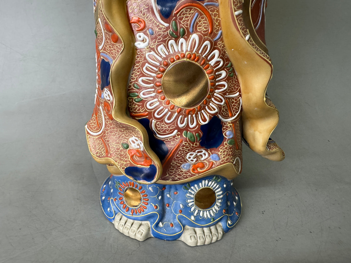 Y9021 STATUE Kutani-ware Kannon Bodhisattva figurine signed Japan antique figure