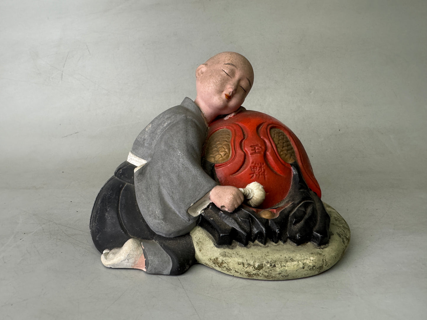 Y9023 OKIMONO ceramic Dozing Monk figurine Mokugyo Japan antique interior figure