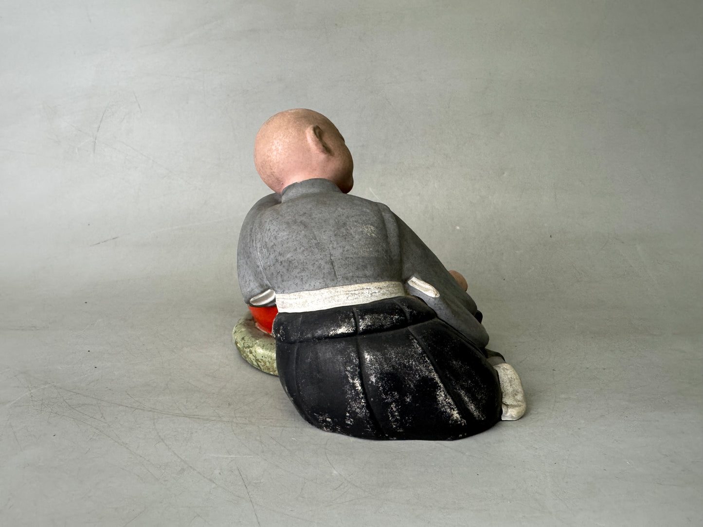 Y9023 OKIMONO ceramic Dozing Monk figurine Mokugyo Japan antique interior figure
