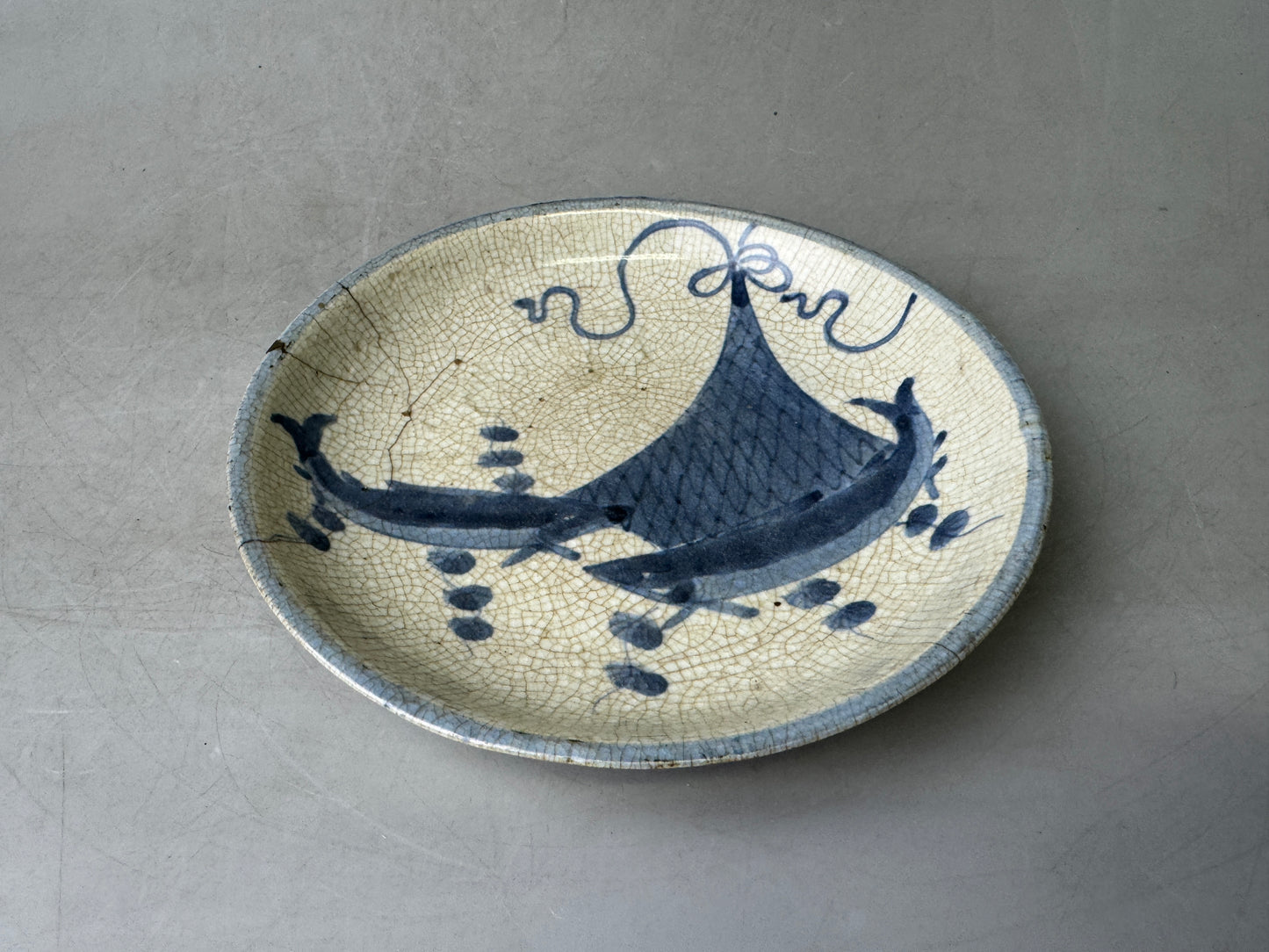 Y9038 DISH Koimari Imari-ware plate fish scratches Japan antique tableware