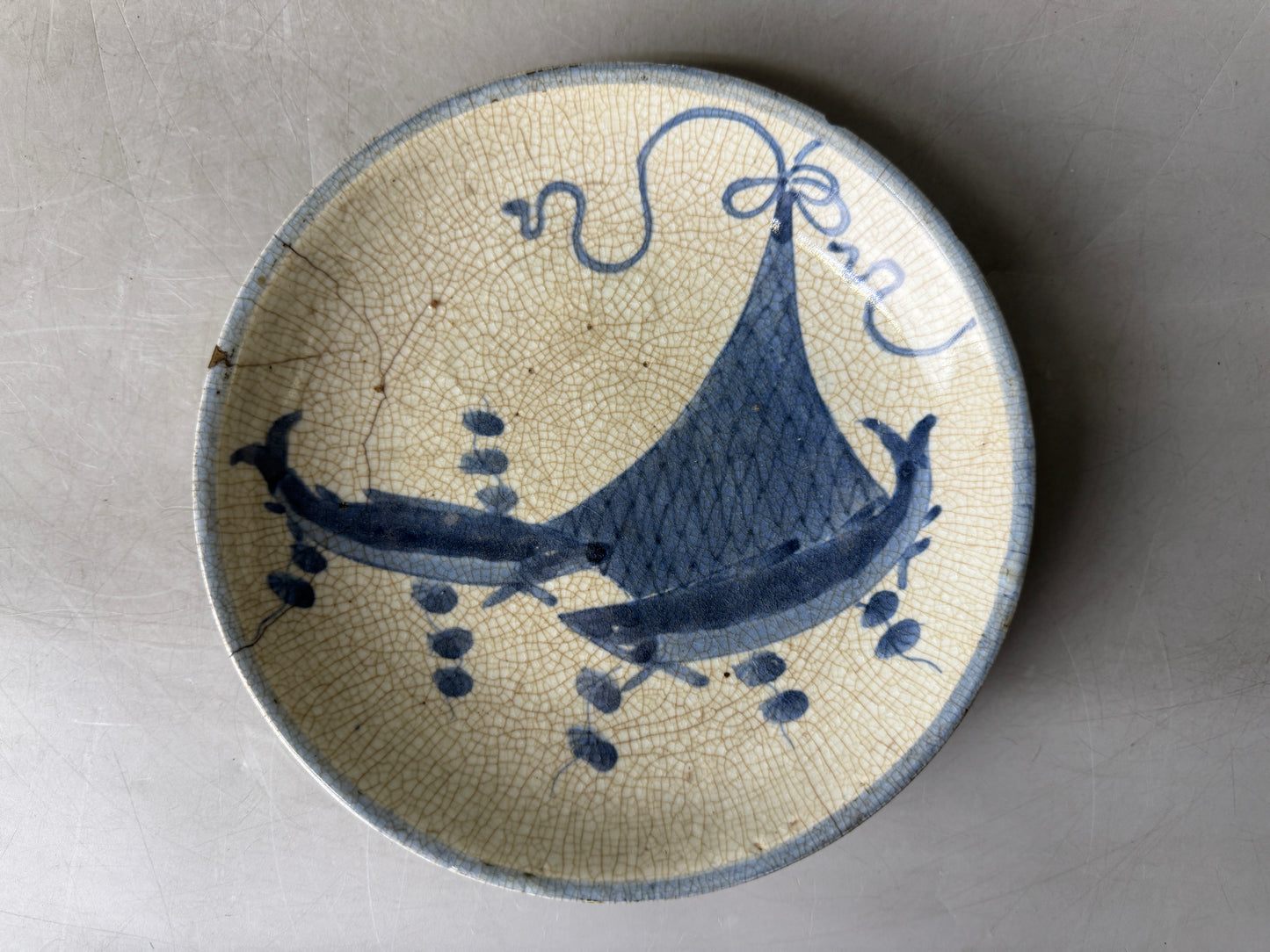 Y9038 DISH Koimari Imari-ware plate fish scratches Japan antique tableware