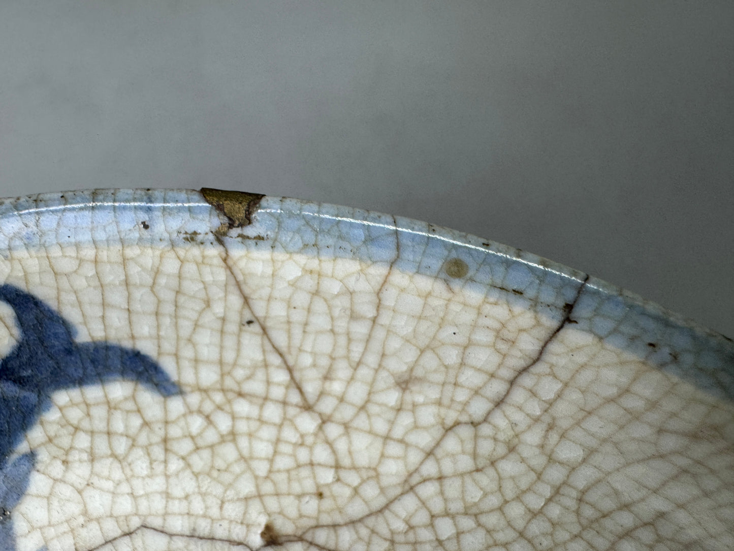 Y9038 DISH Koimari Imari-ware plate fish scratches Japan antique tableware