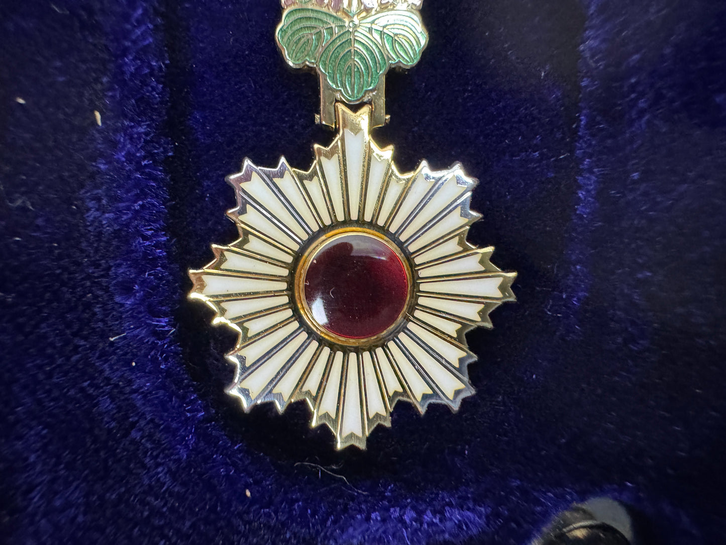 Y9071 KUNSHO small 5th Class Order of the Rising Sun box Japanese military medal
