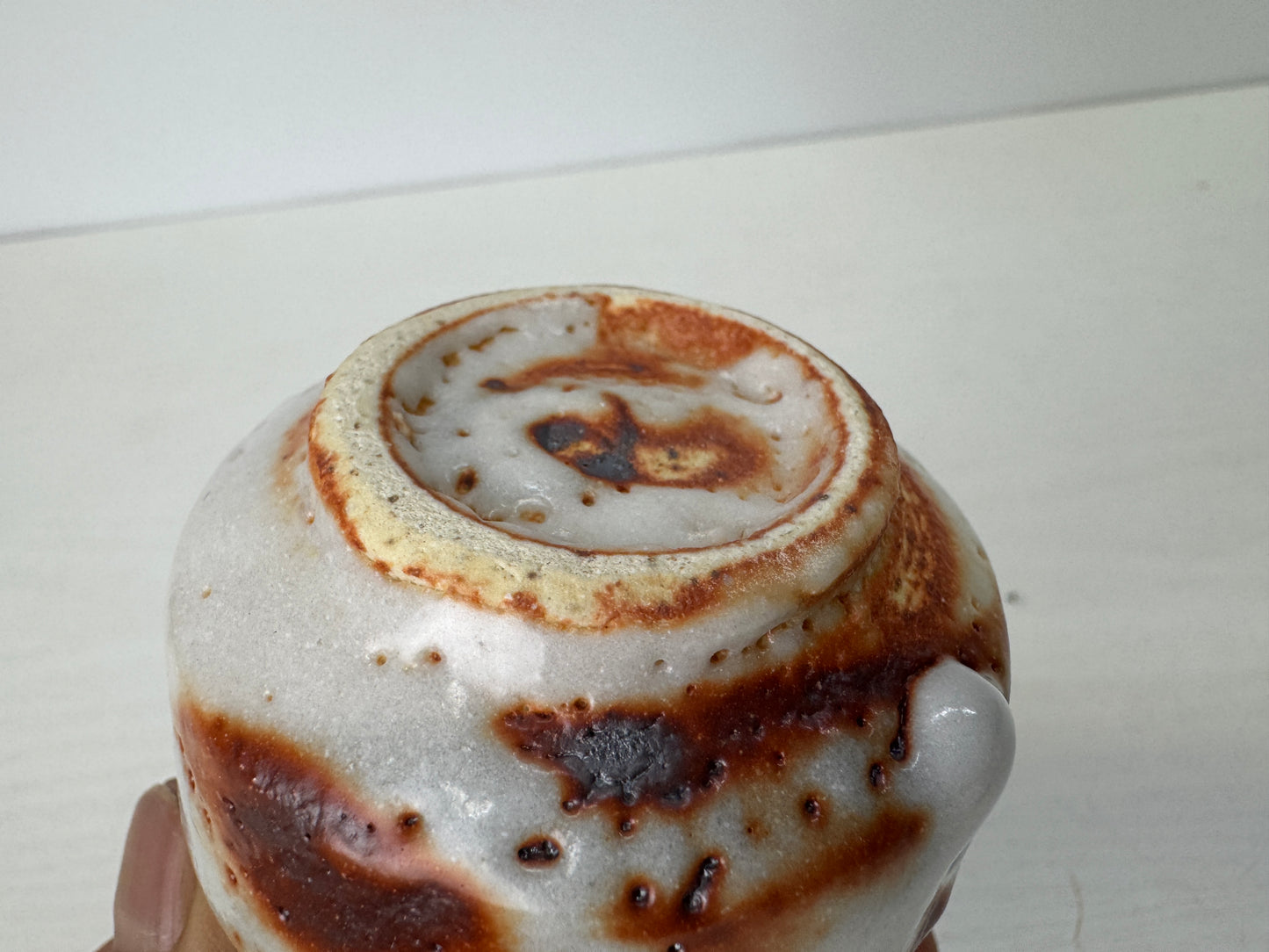 Y9085 CHAWAN Shino-ware sake cup signed box Guinomi Japan antique tableware