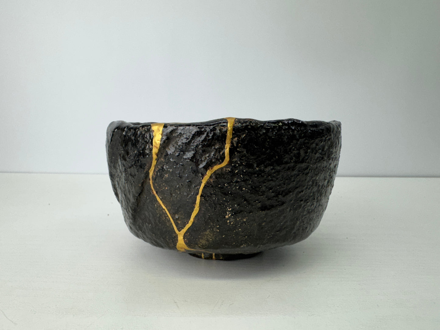Y9093 CHAWAN Raku-ware black bowl signed box kintsugi Japan antique tea ceremony