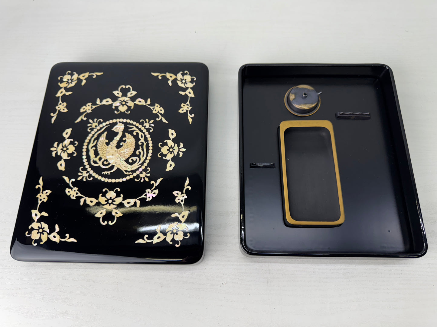 Y9095 BOX Raden mother-of-pearl Makie Suzuri inkstone signed Japan antique case