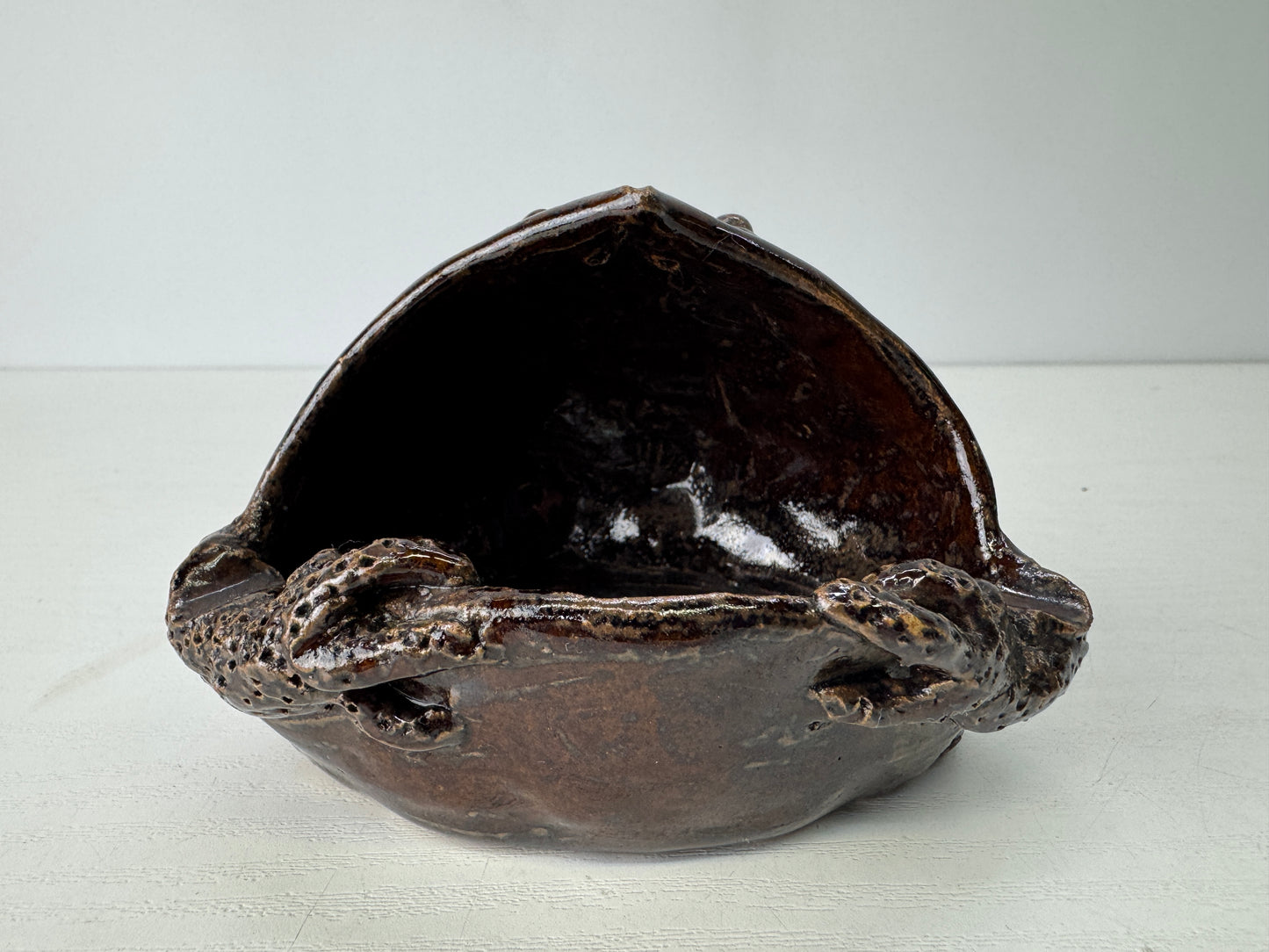 Y9108 ASHTRAY Seto-ware frog figure signed Japan antique collectible cigarette