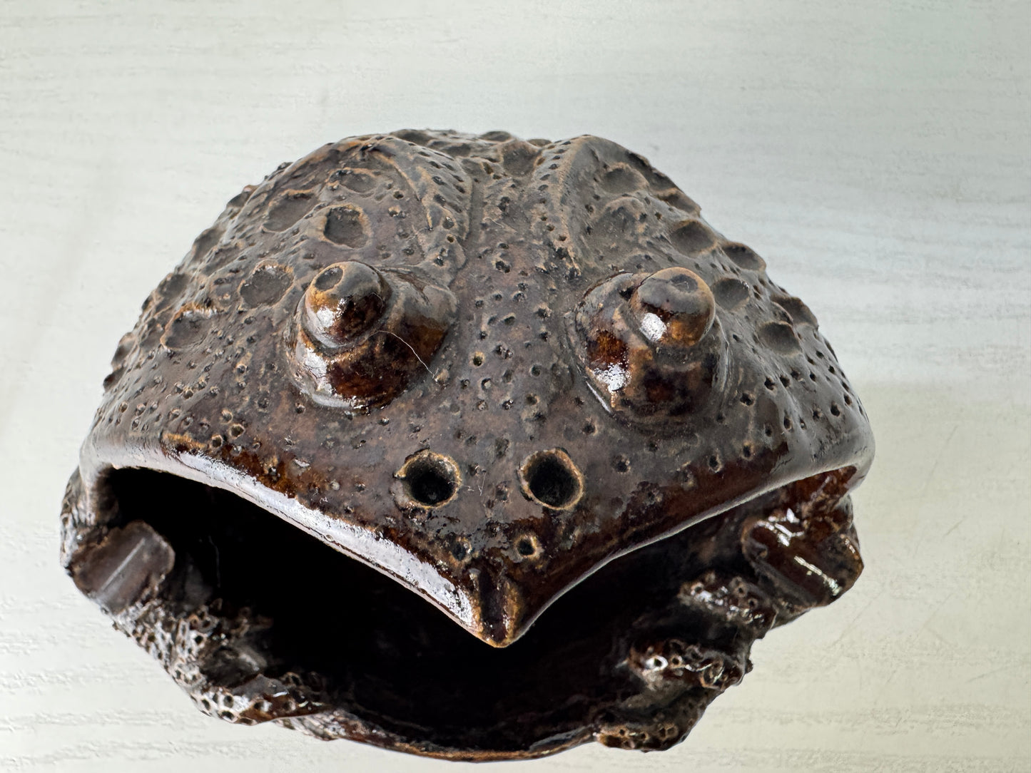 Y9108 ASHTRAY Seto-ware frog figure signed Japan antique collectible cigarette