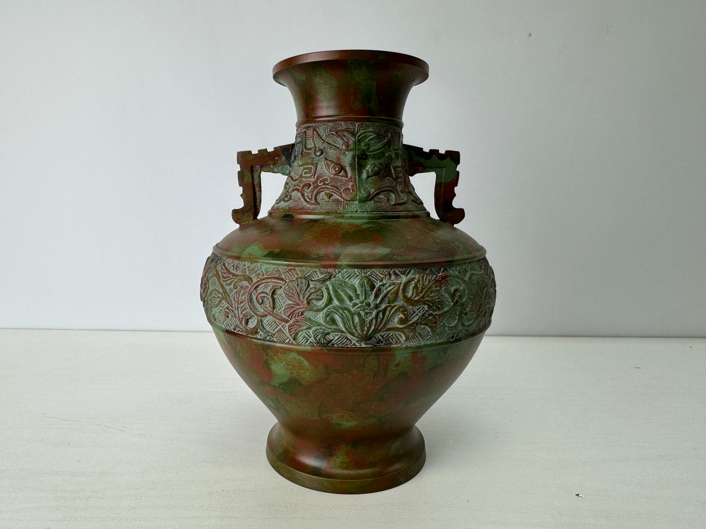 Y9116 FLOWER VASE metal Taotie motif Murashido Japan ikebana floral arrangement