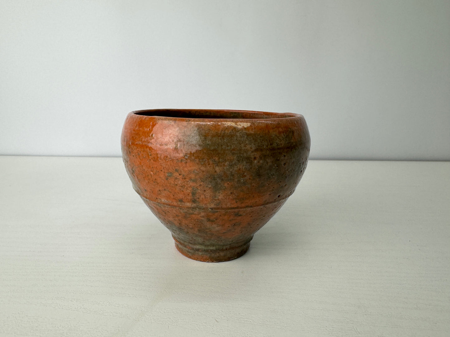 Y9128 CHAWAN Raku-ware Red deformed bowl signed Japan antique tea ceremony cup