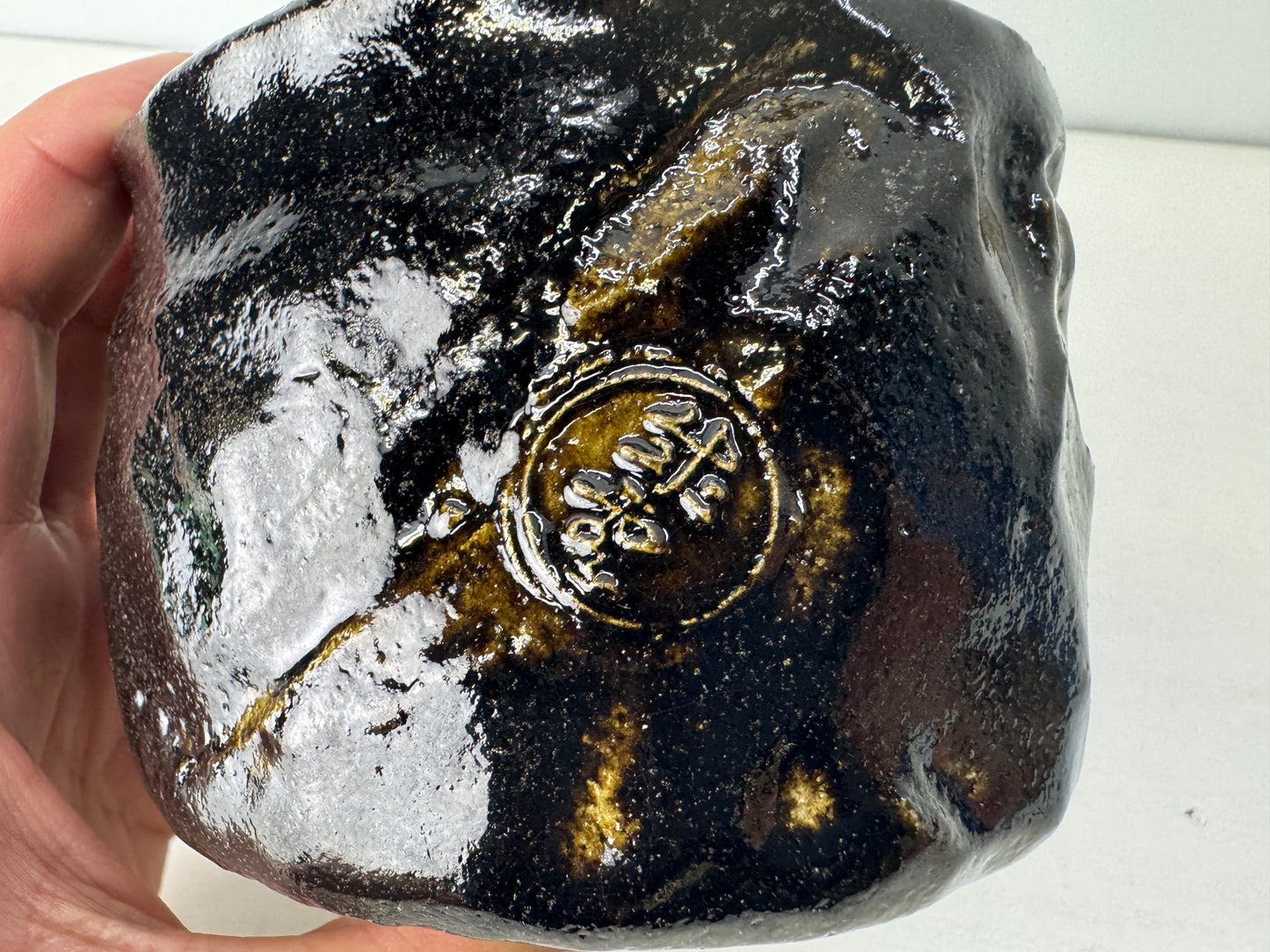 Y9131 CHAWAN Raku-ware Black number stamp bowl signed Japan antique tea ceremony