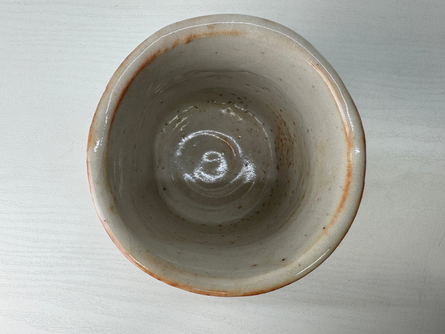 Y9132 CHAWAN Shino-ware tubular bowl signed Japan antique tea ceremony pottery