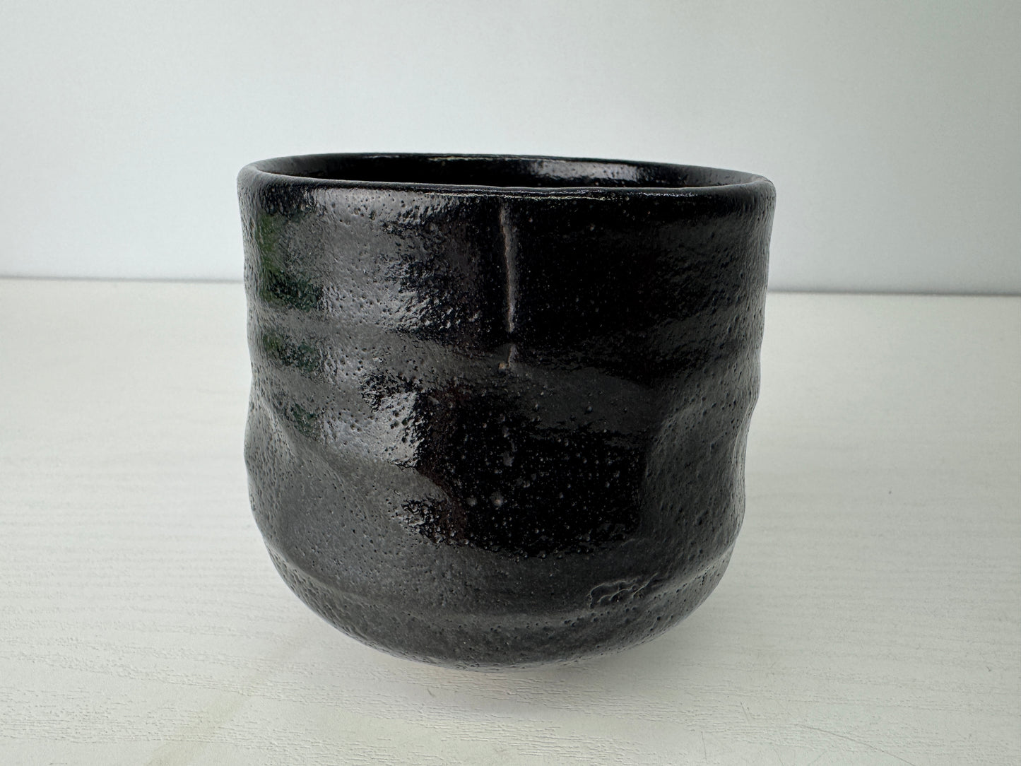 Y9133 CHAWAN Raku-ware Black tubular bowl signed Japan antique tea ceremony