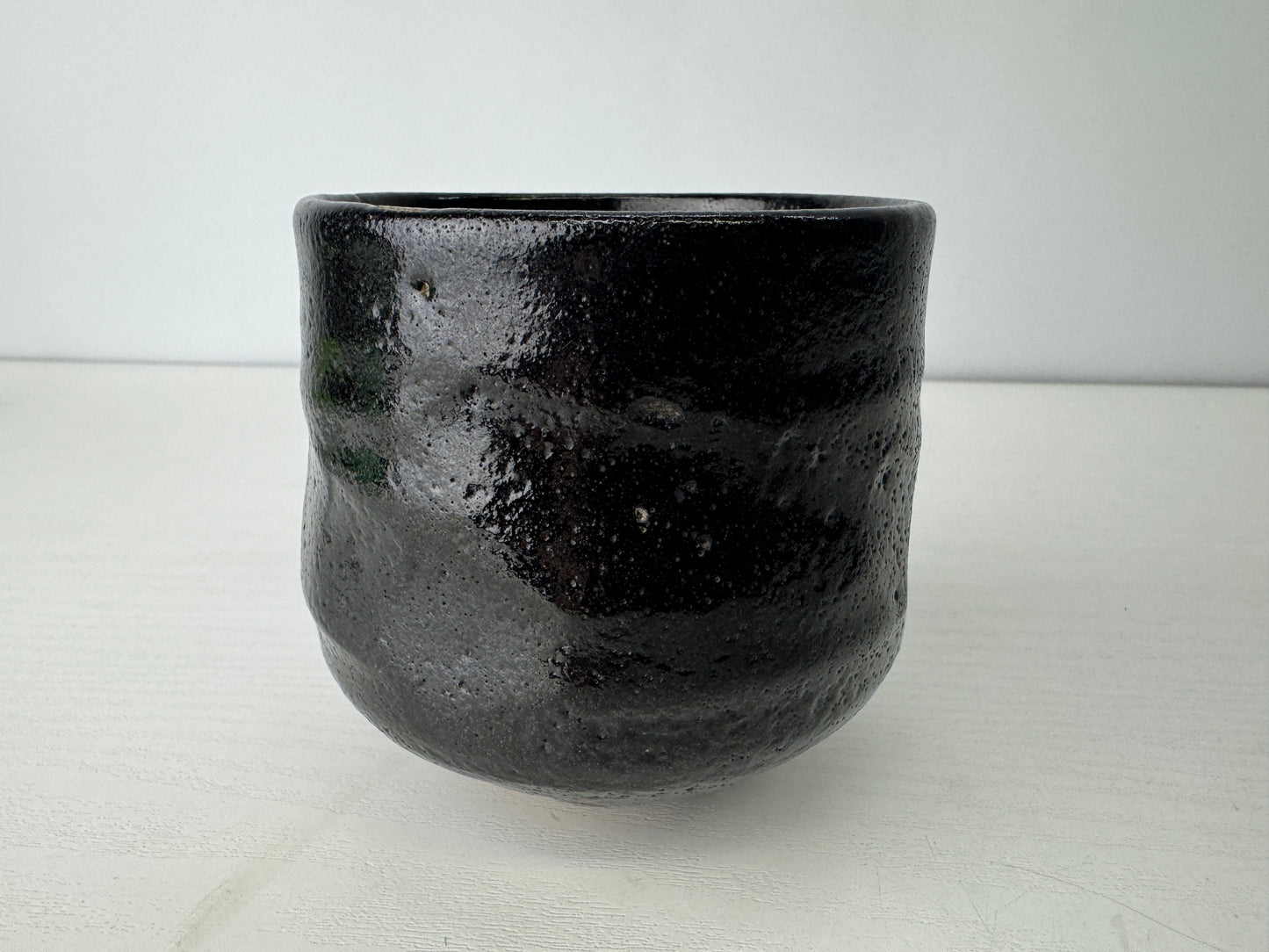 Y9133 CHAWAN Raku-ware Black tubular bowl signed Japan antique tea ceremony