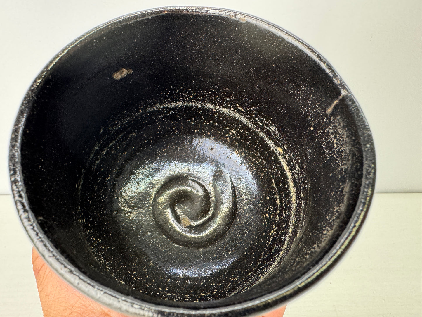 Y9133 CHAWAN Raku-ware Black tubular bowl signed Japan antique tea ceremony