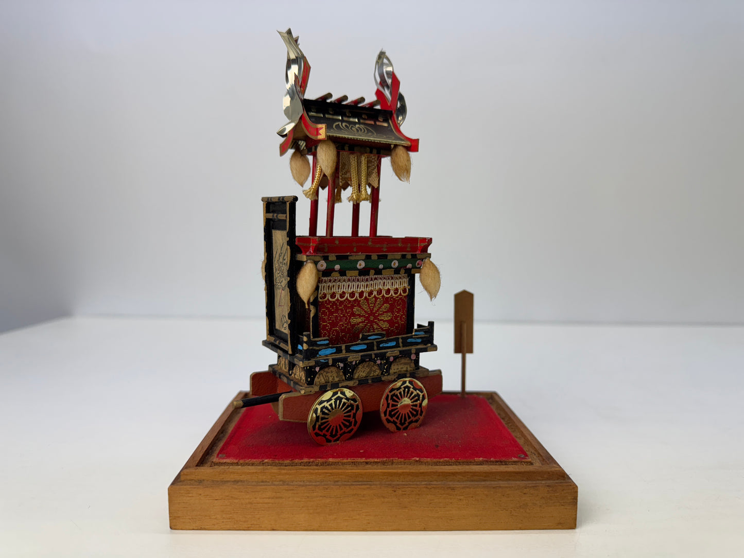 Y9146 OKIMONO miniature Takayama Festival stall glass case Japan antique decor
