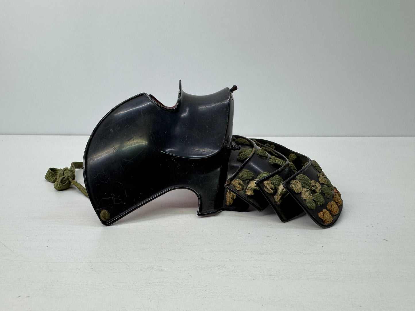 Y9167 MENPO Iron lacquer samurai face guard visor armor Japan antique bugu yoroi